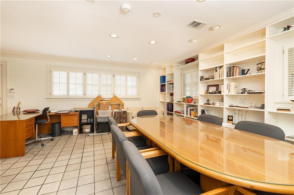 651 E Paces Ferry Road NE