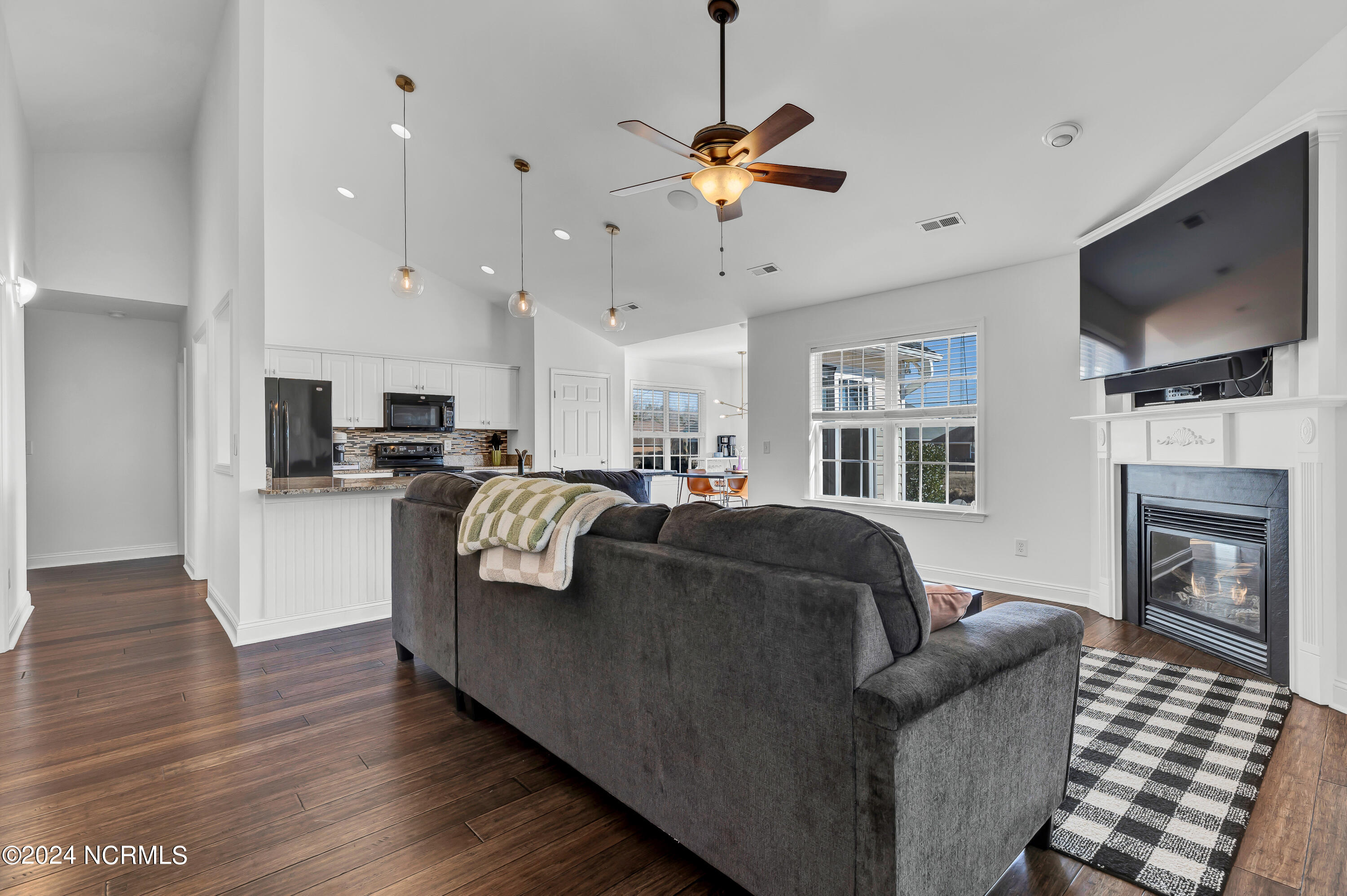 143 Woodford Road NE