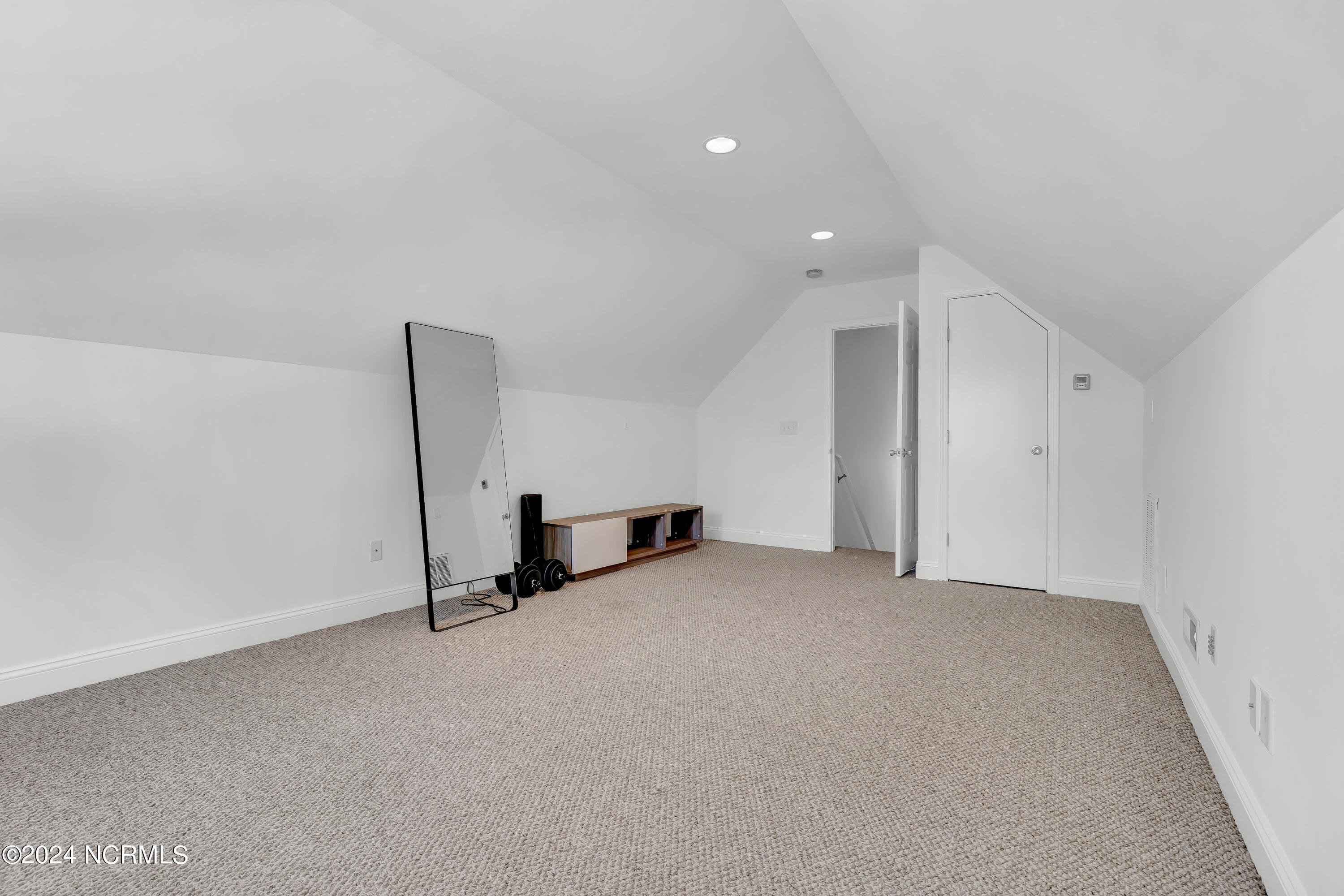 143 Woodford Road NE