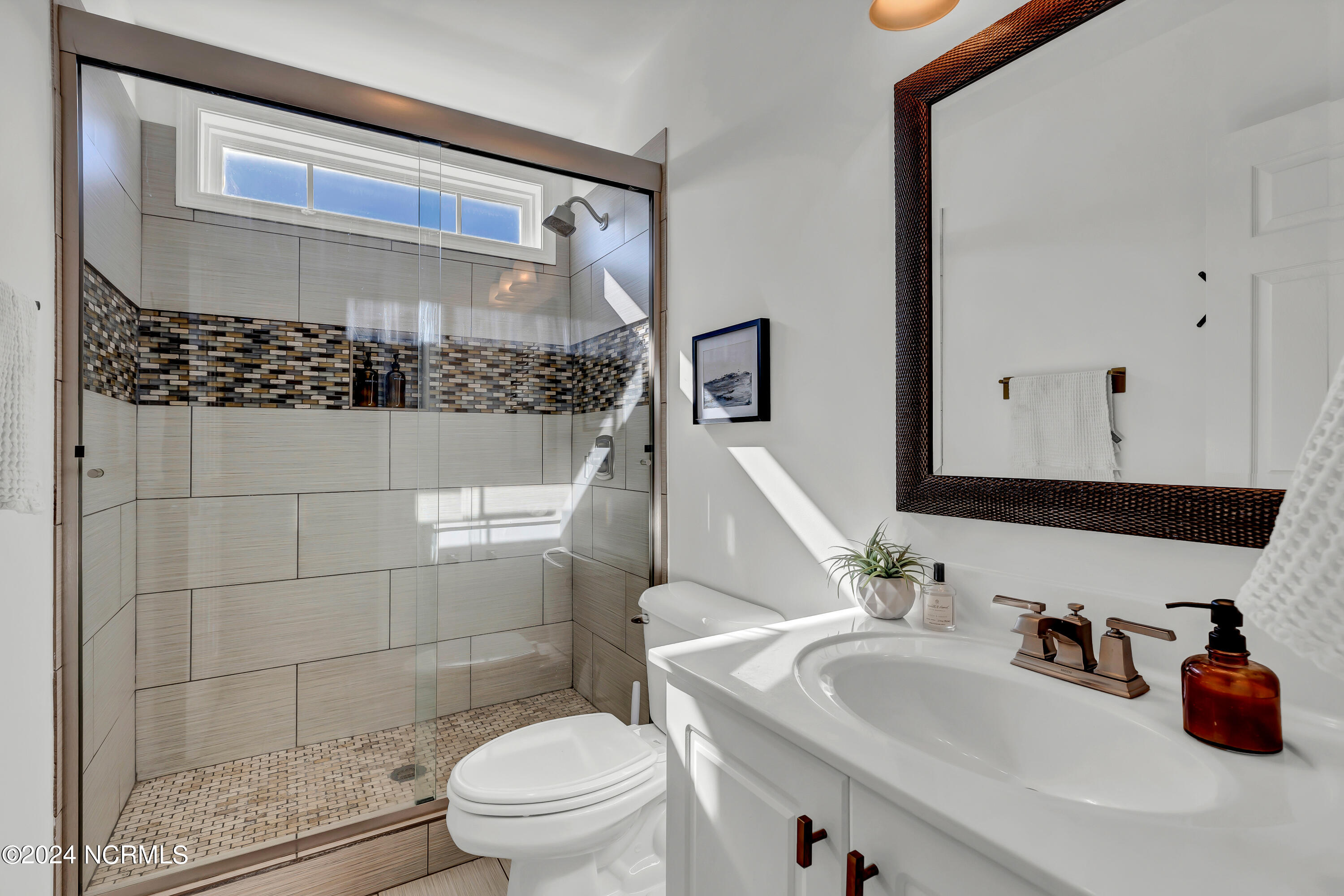 143 Woodford Road NE