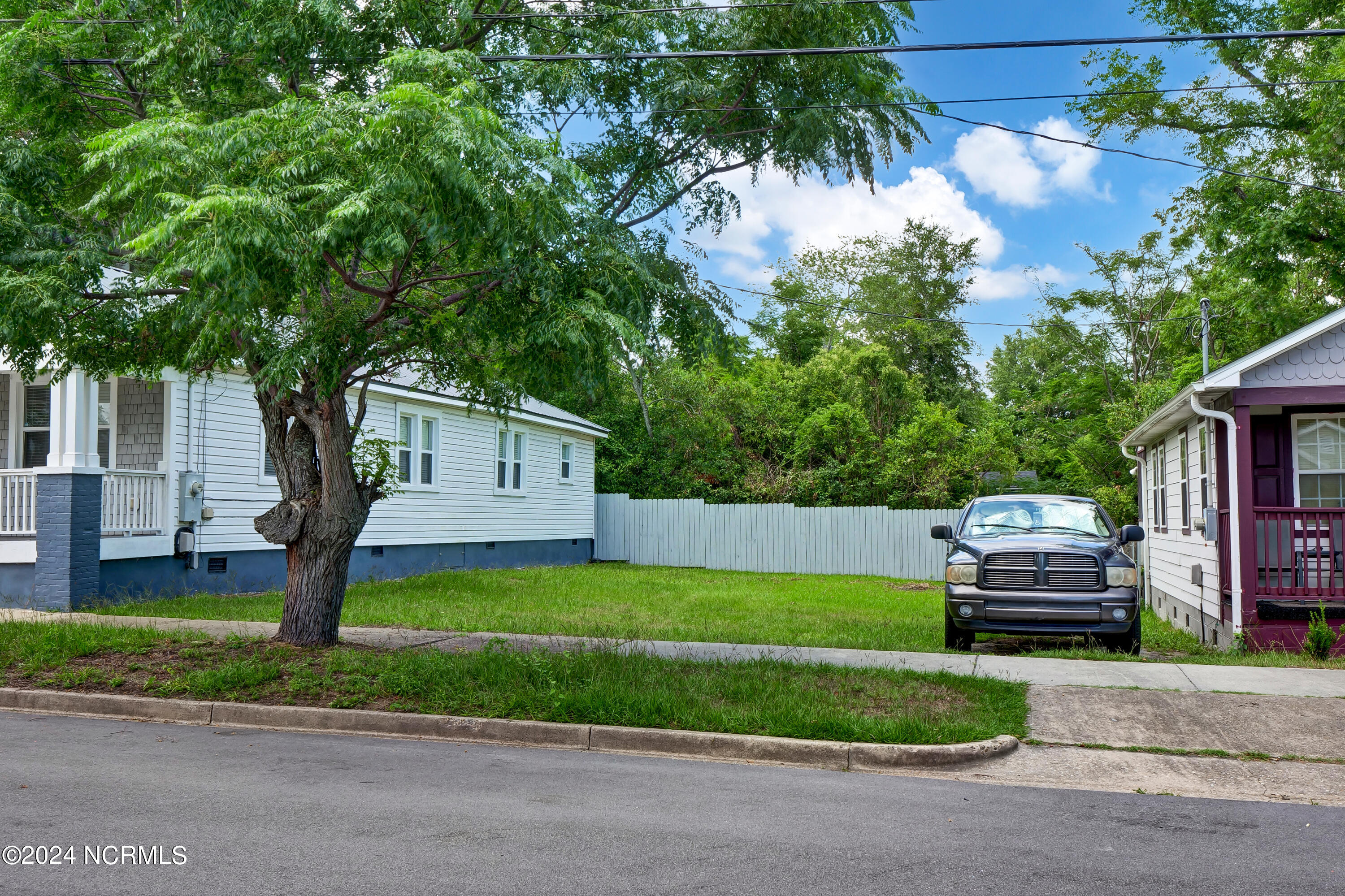 823 Hanover Street