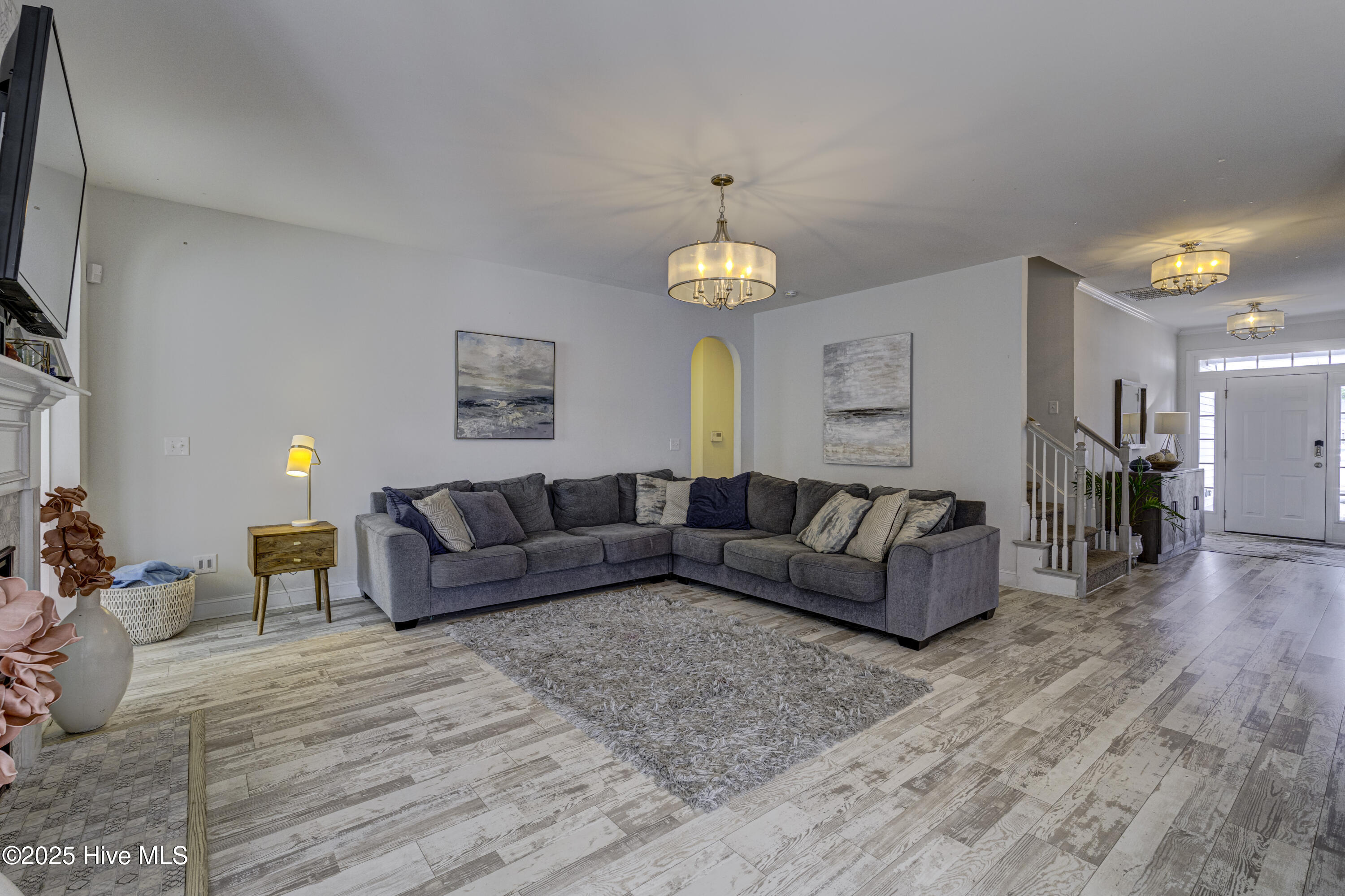 1340 Eastbourne Drive