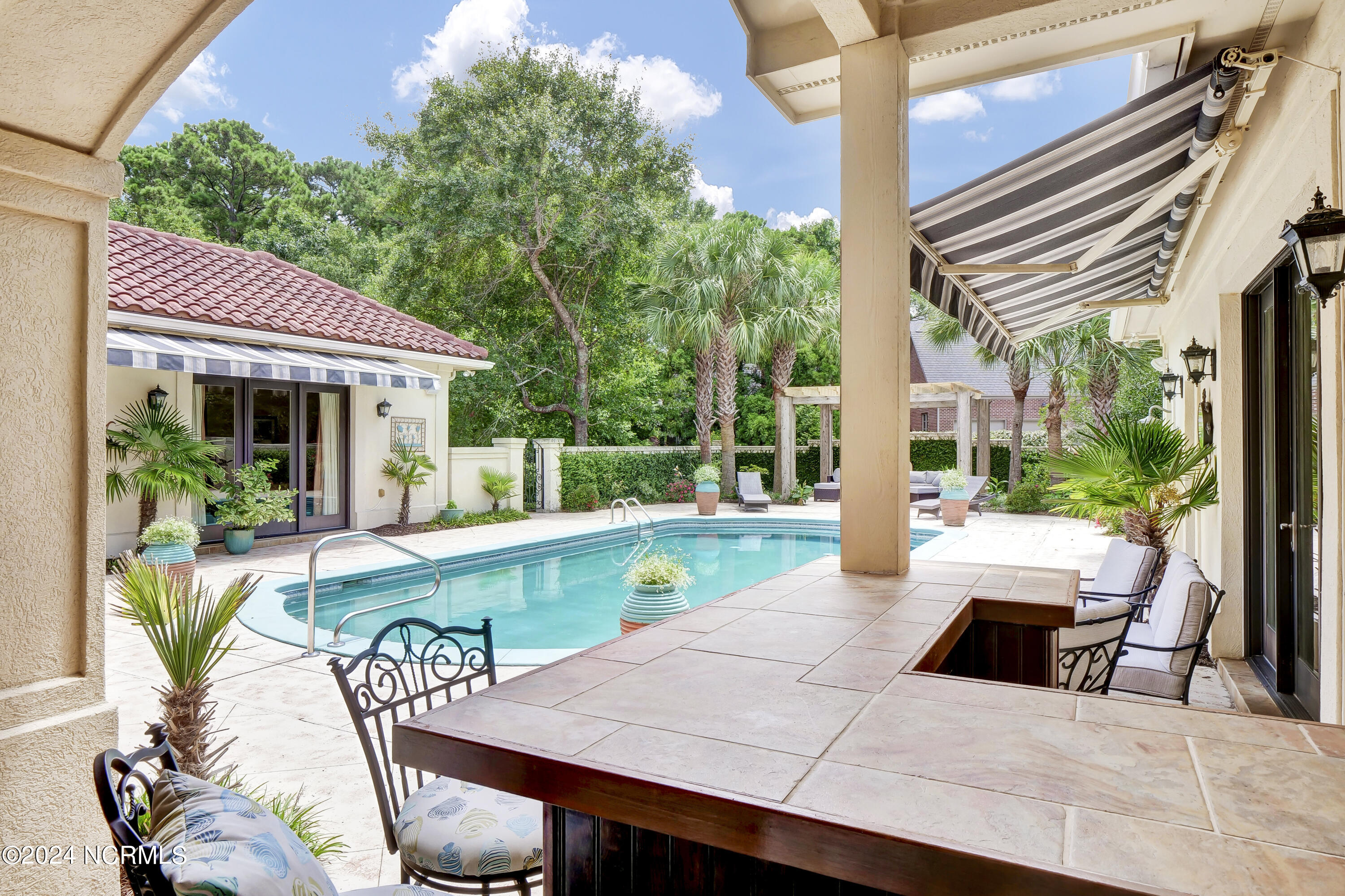 833 Gull Point Road