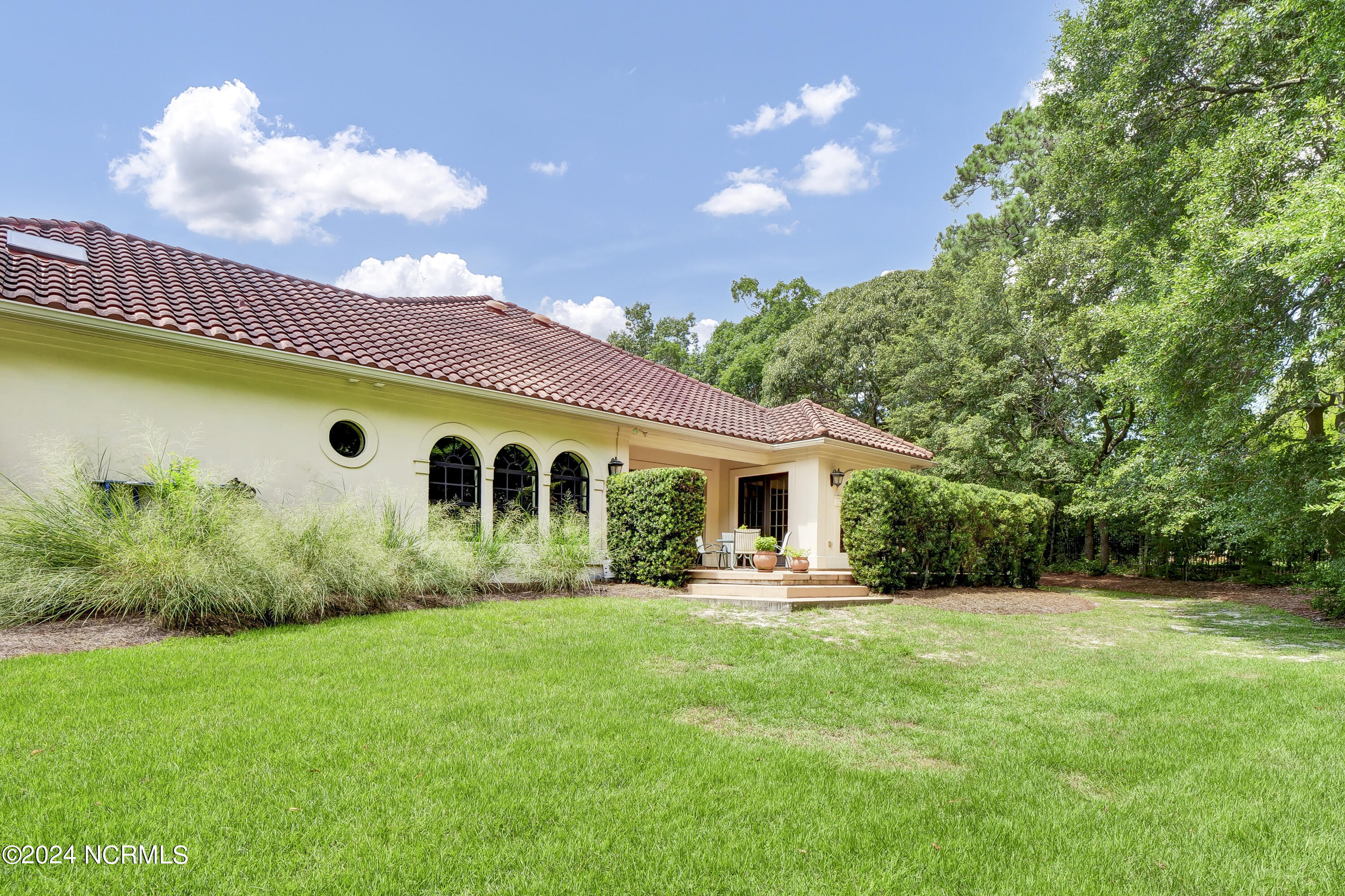 833 Gull Point Road