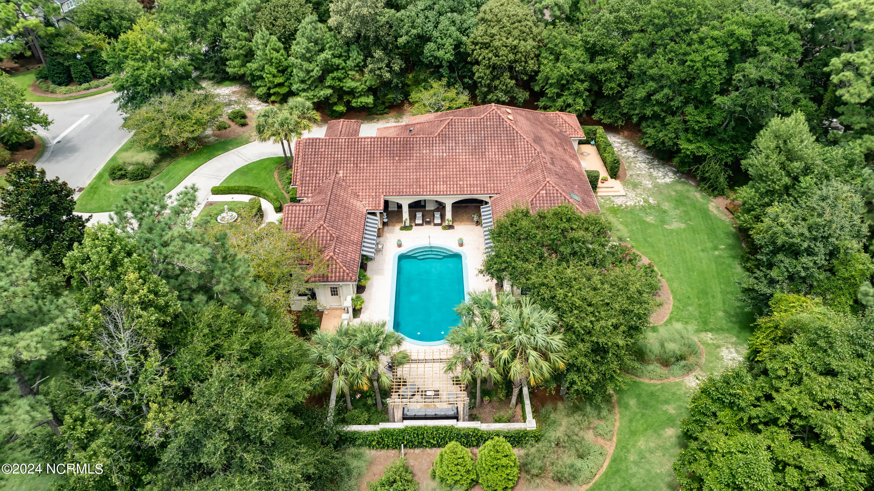 833 Gull Point Road