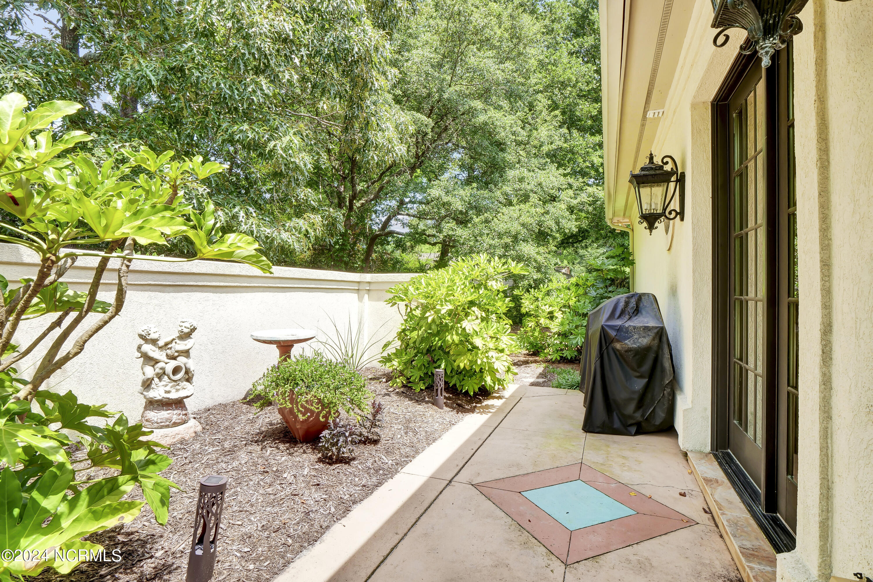 833 Gull Point Road