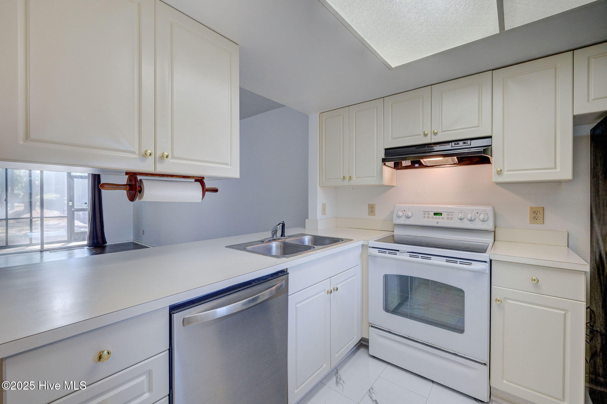 4529 Holly Tree Road, 701