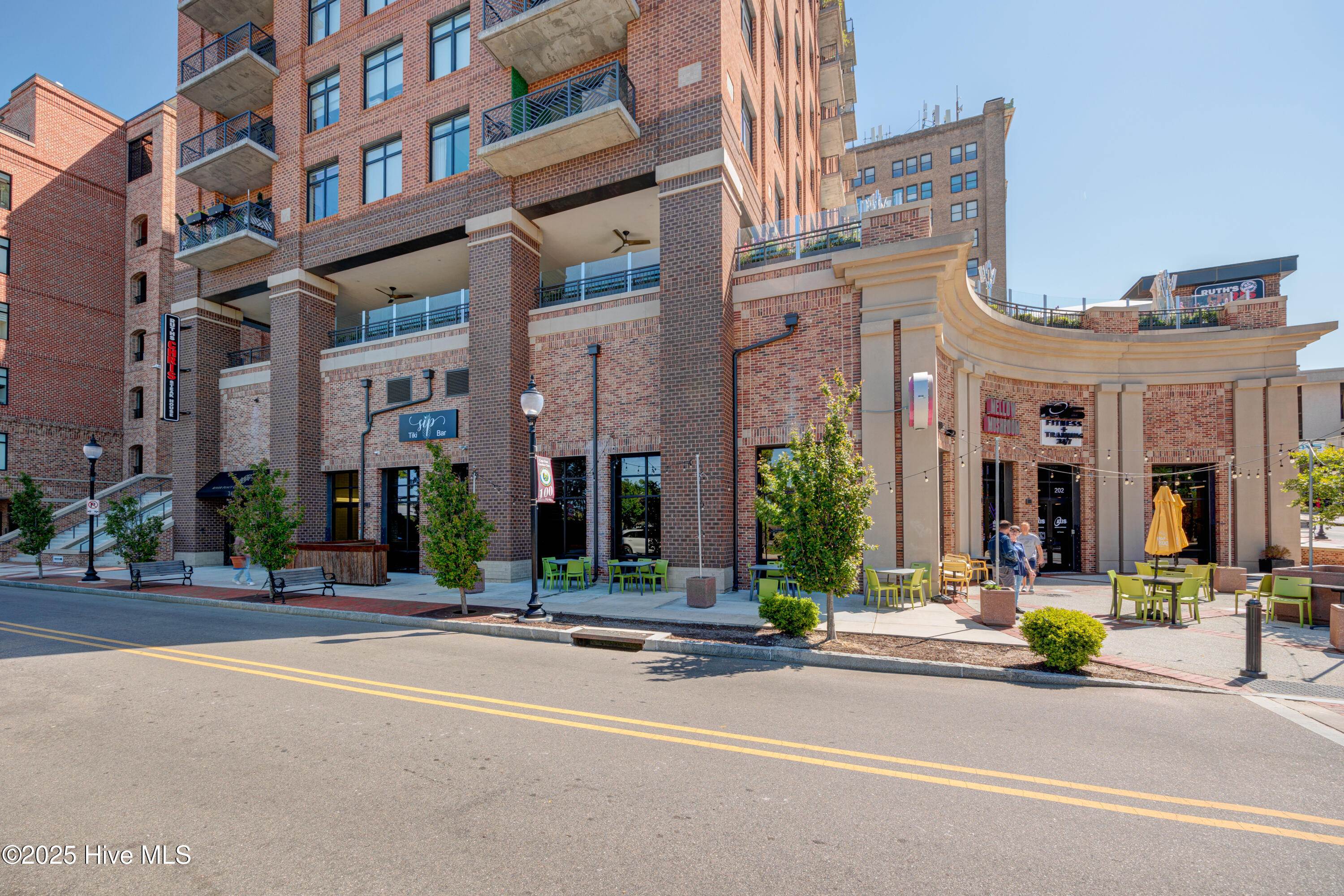 240 N Water Street 653