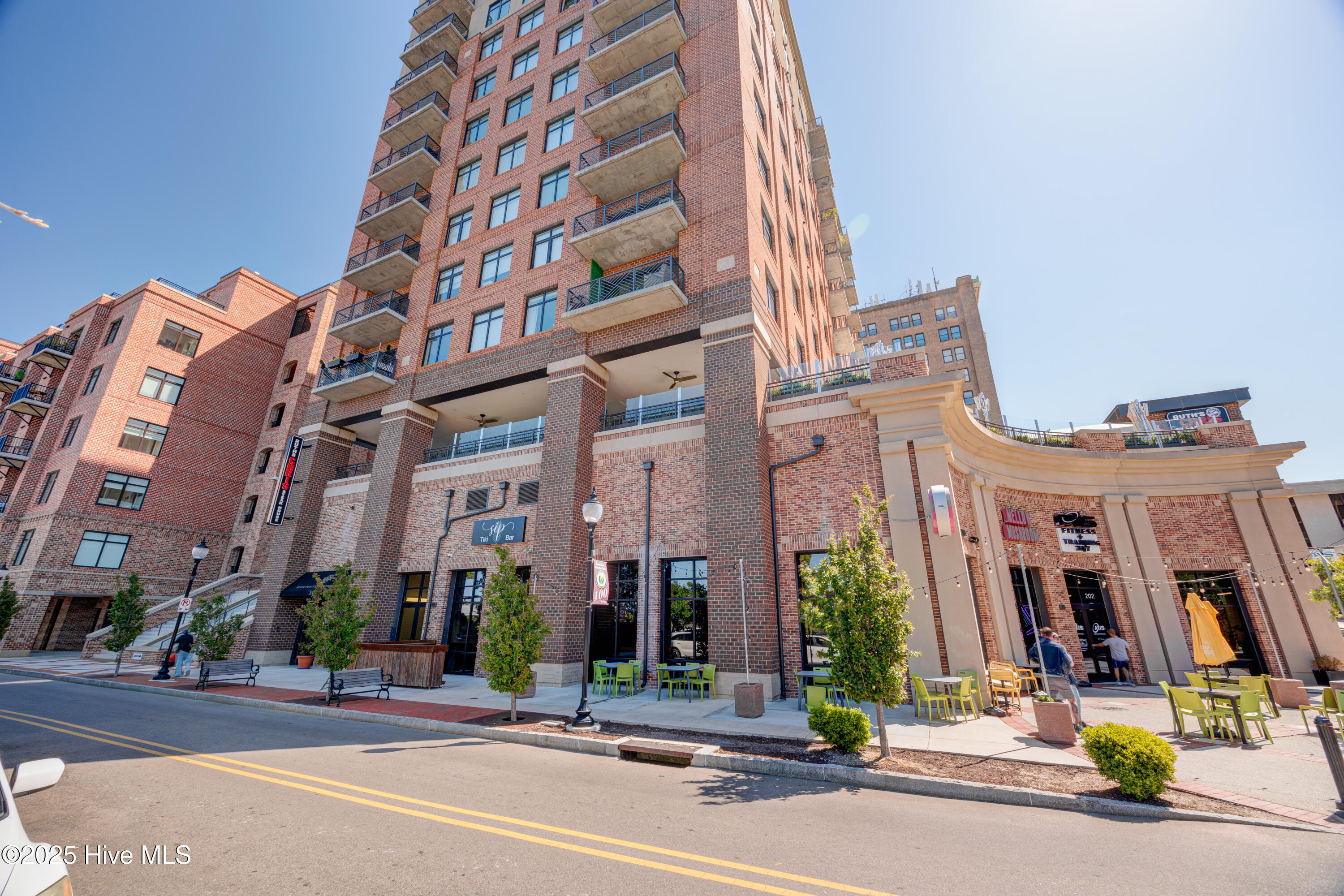 240 N Water Street 653