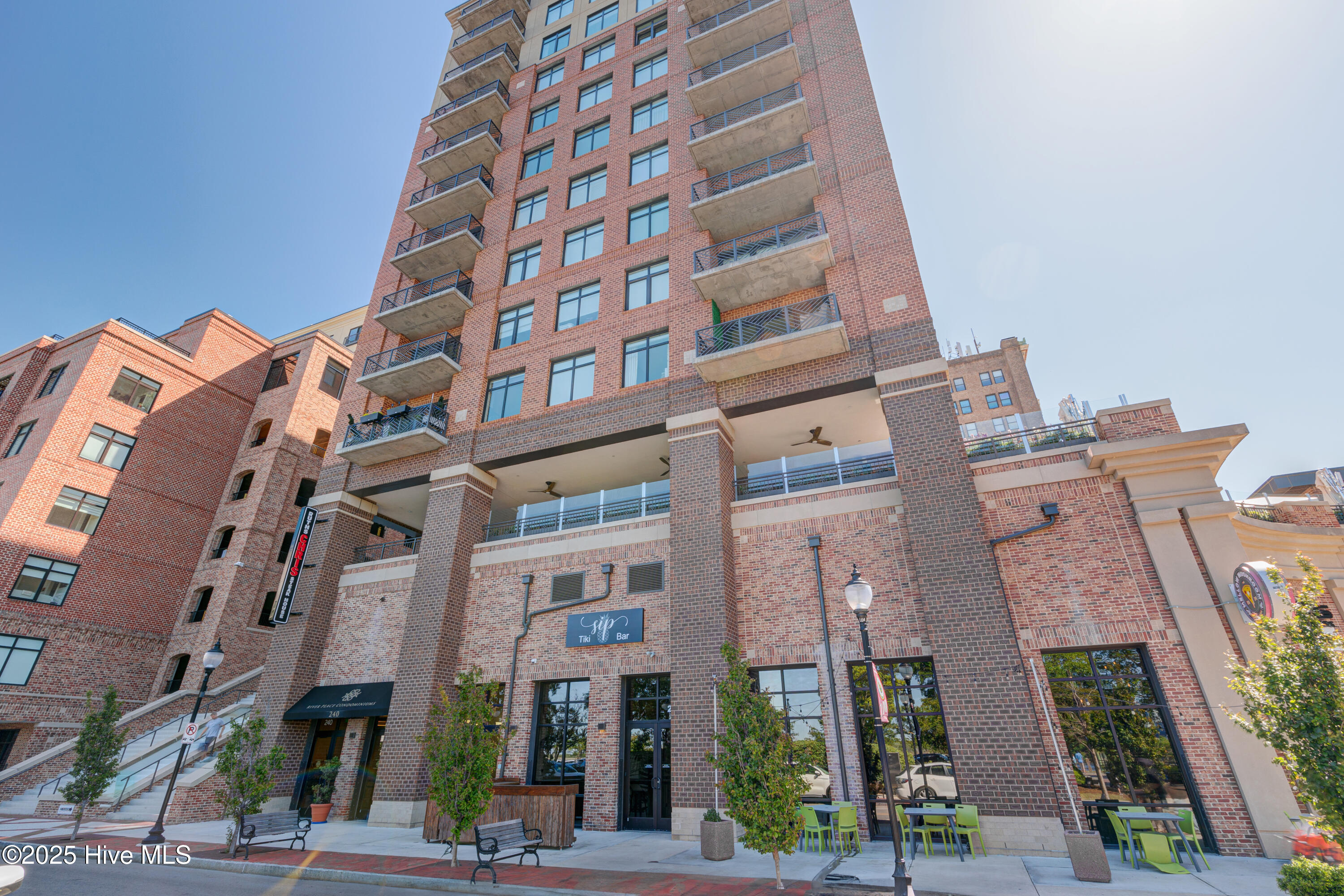 240 N Water Street 653