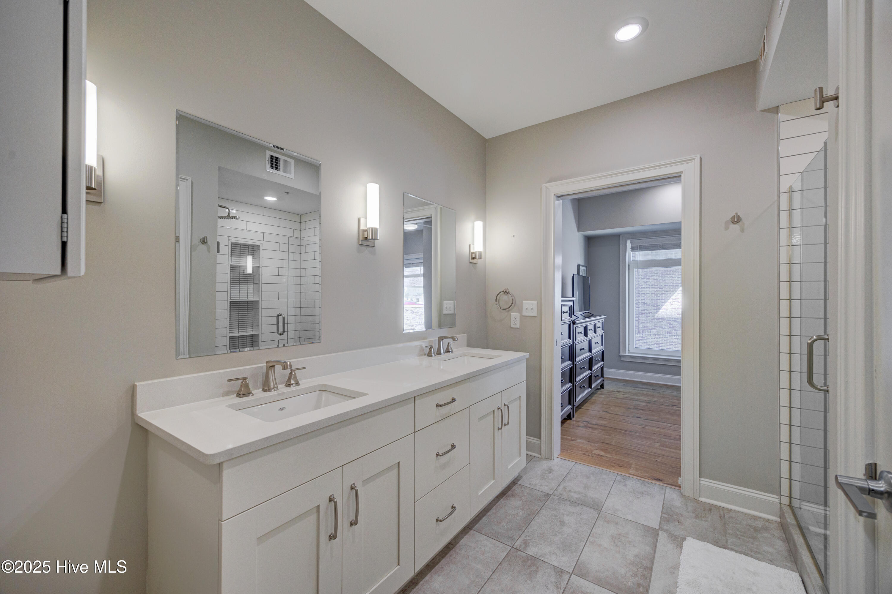 240 N Water Street 653