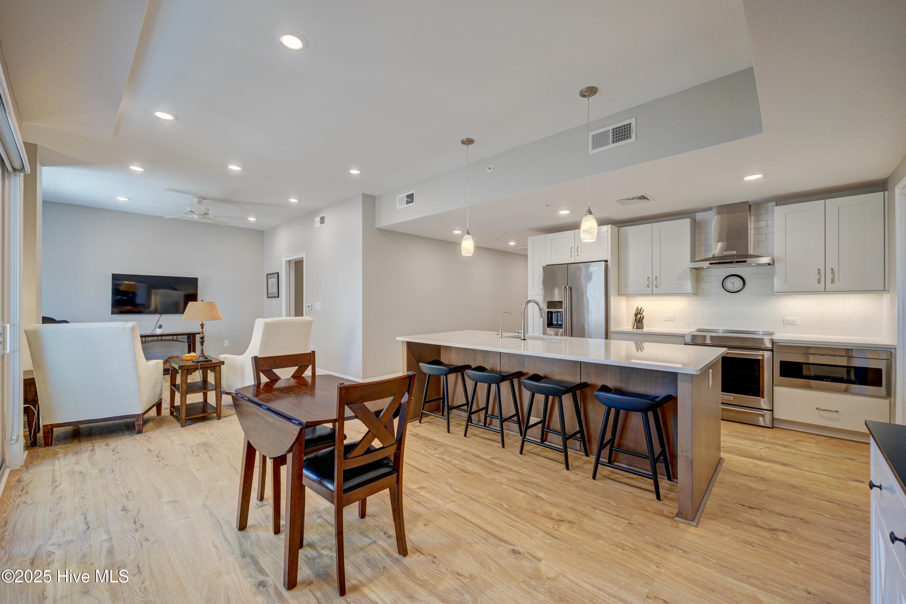 240 N Water Street 653