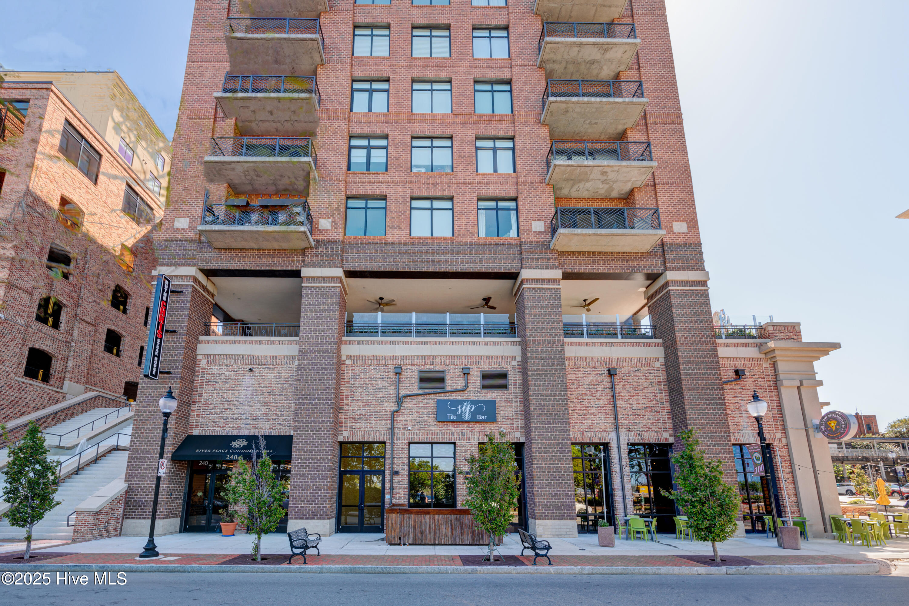 240 N Water Street 653