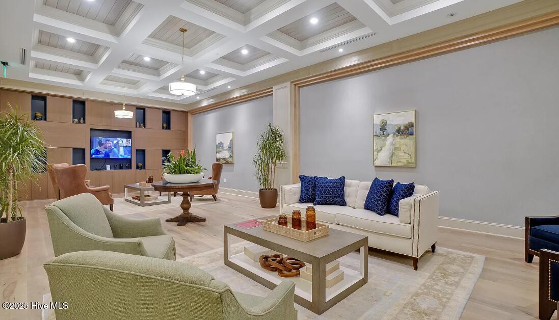 240 N Water Street 653