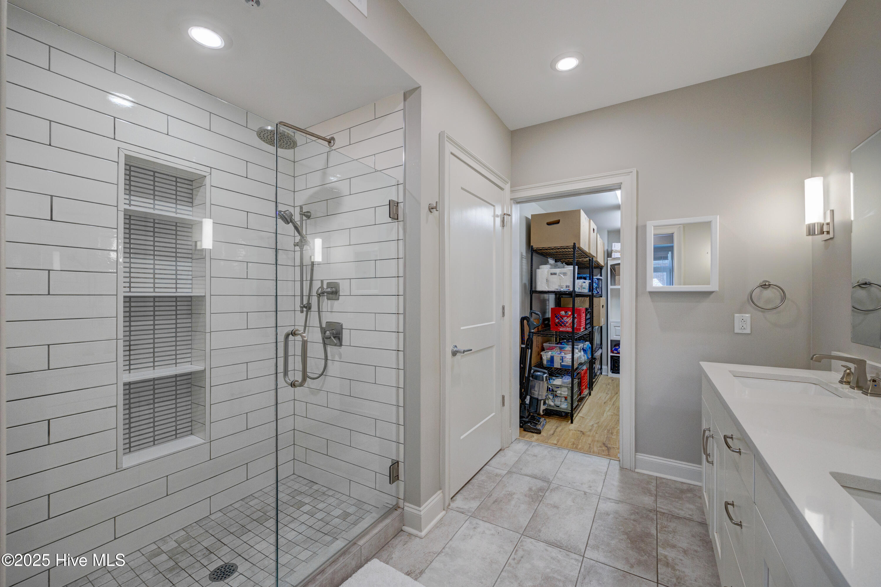 240 N Water Street 653