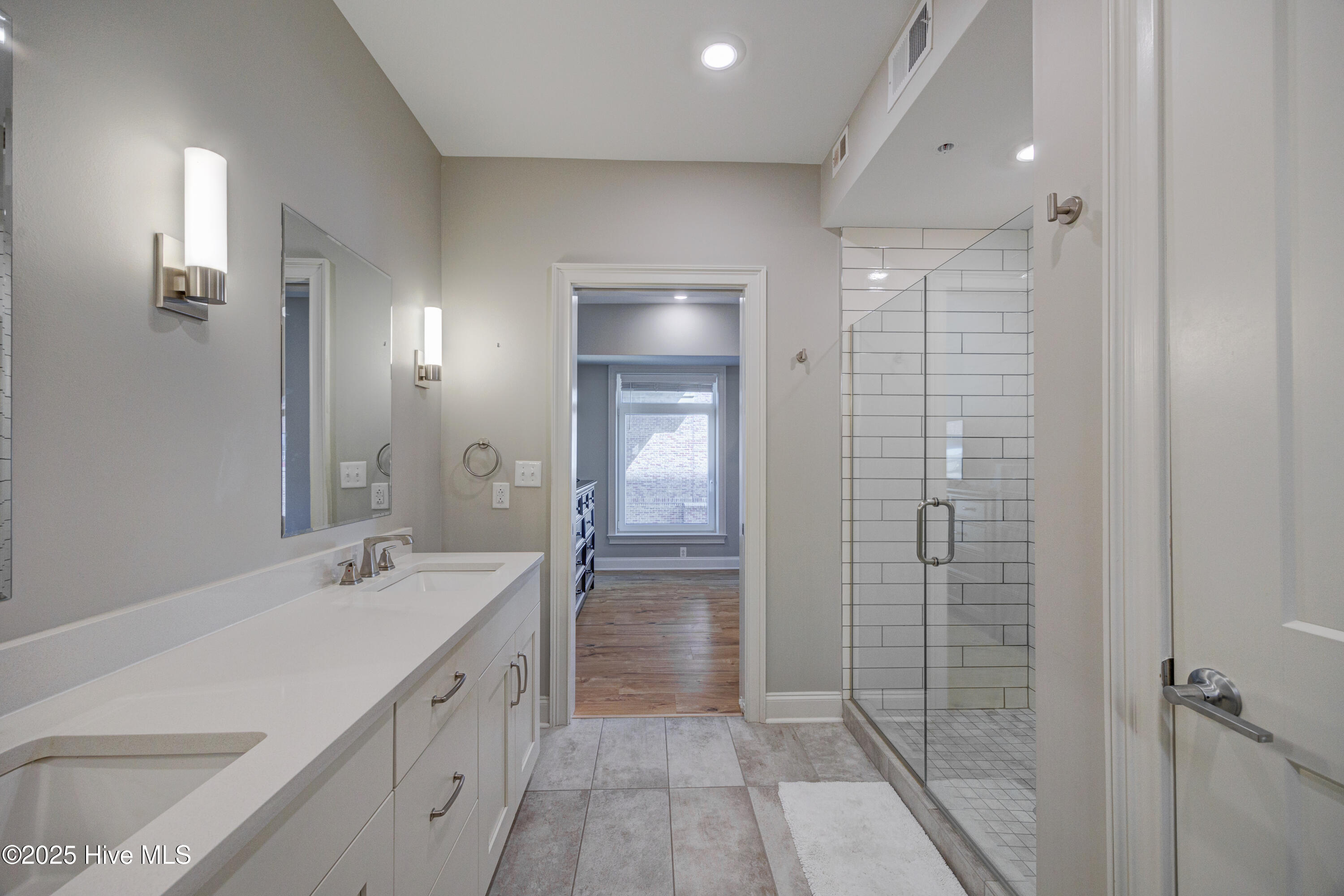 240 N Water Street 653