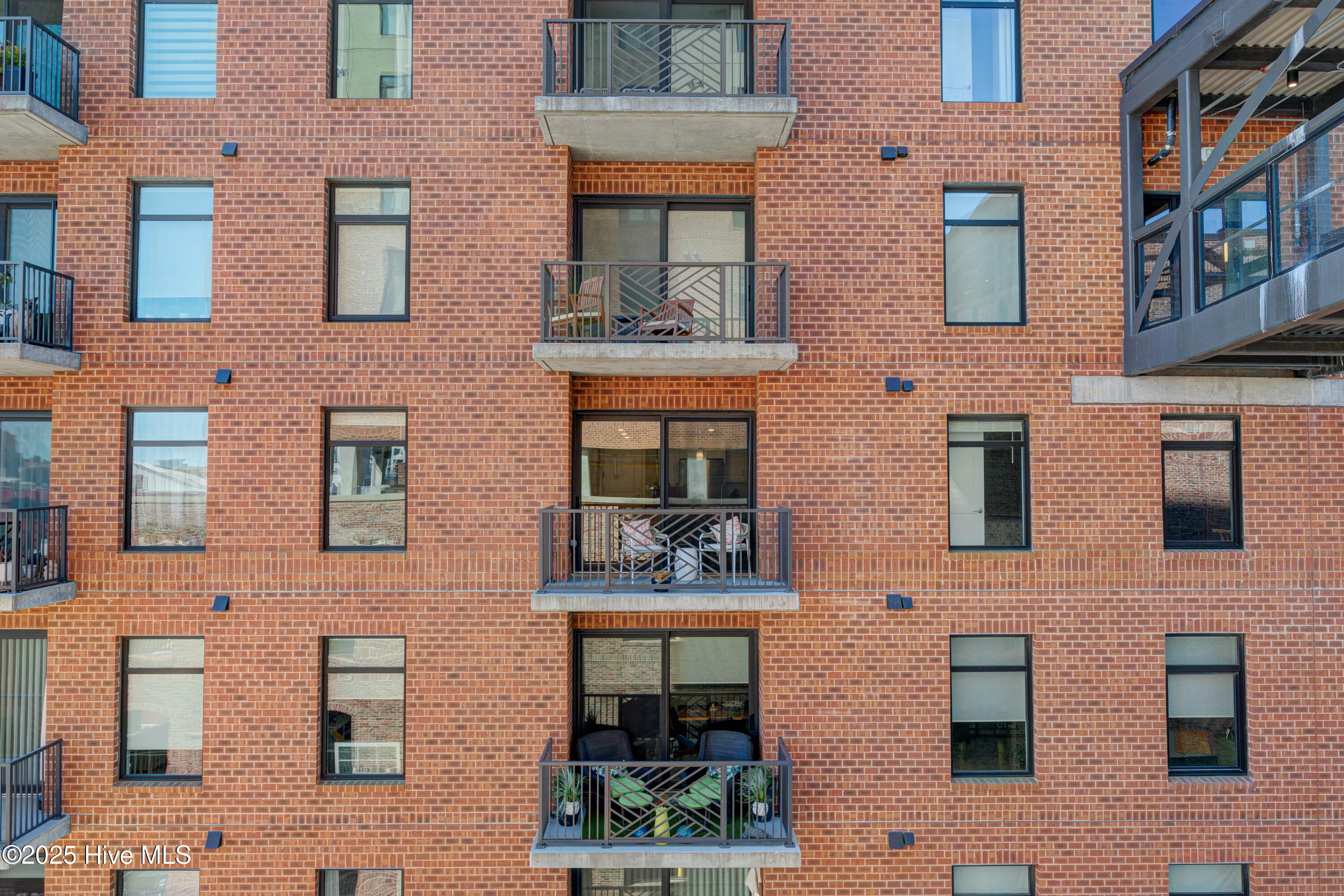 240 N Water Street 653