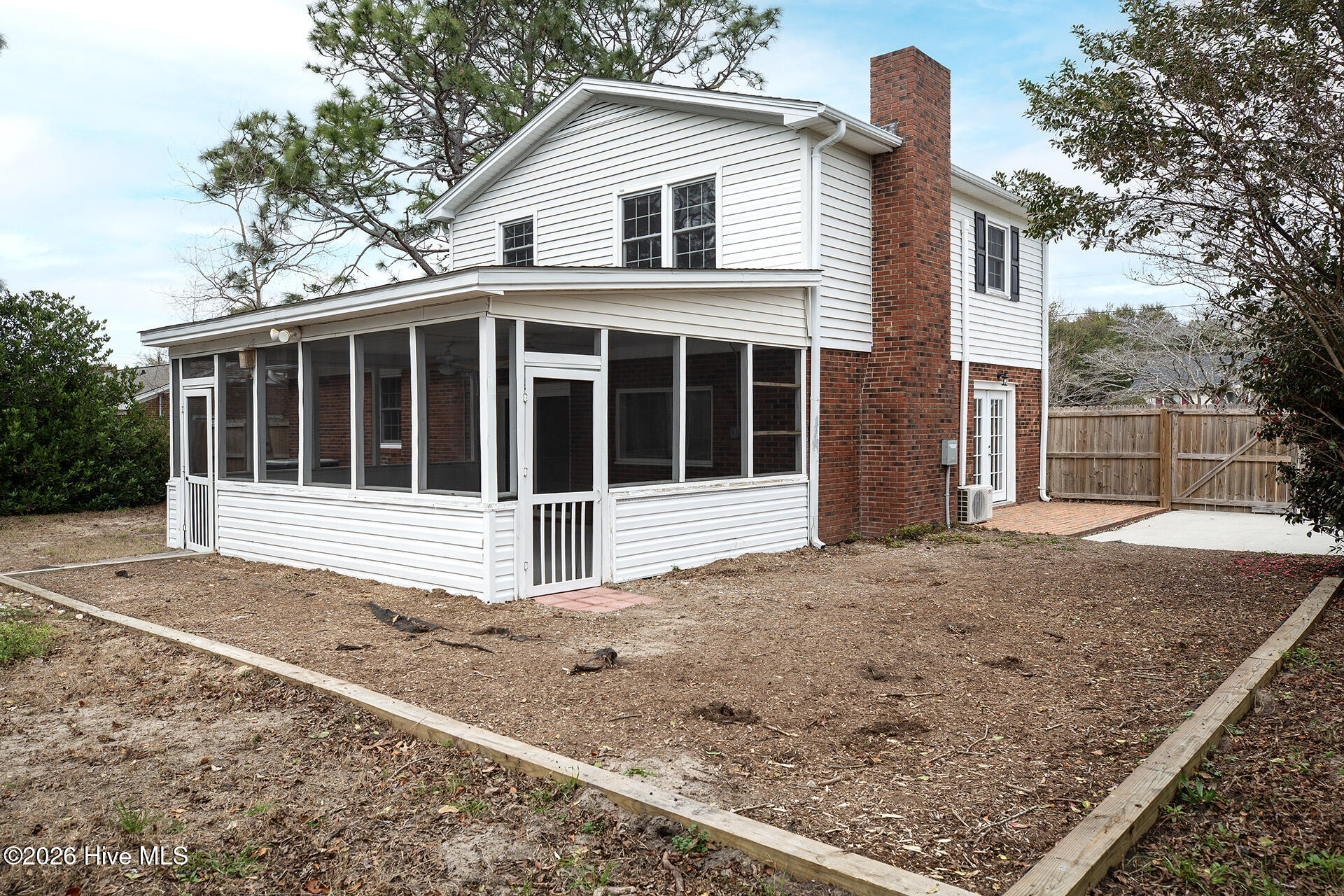 925 Lorraine Drive