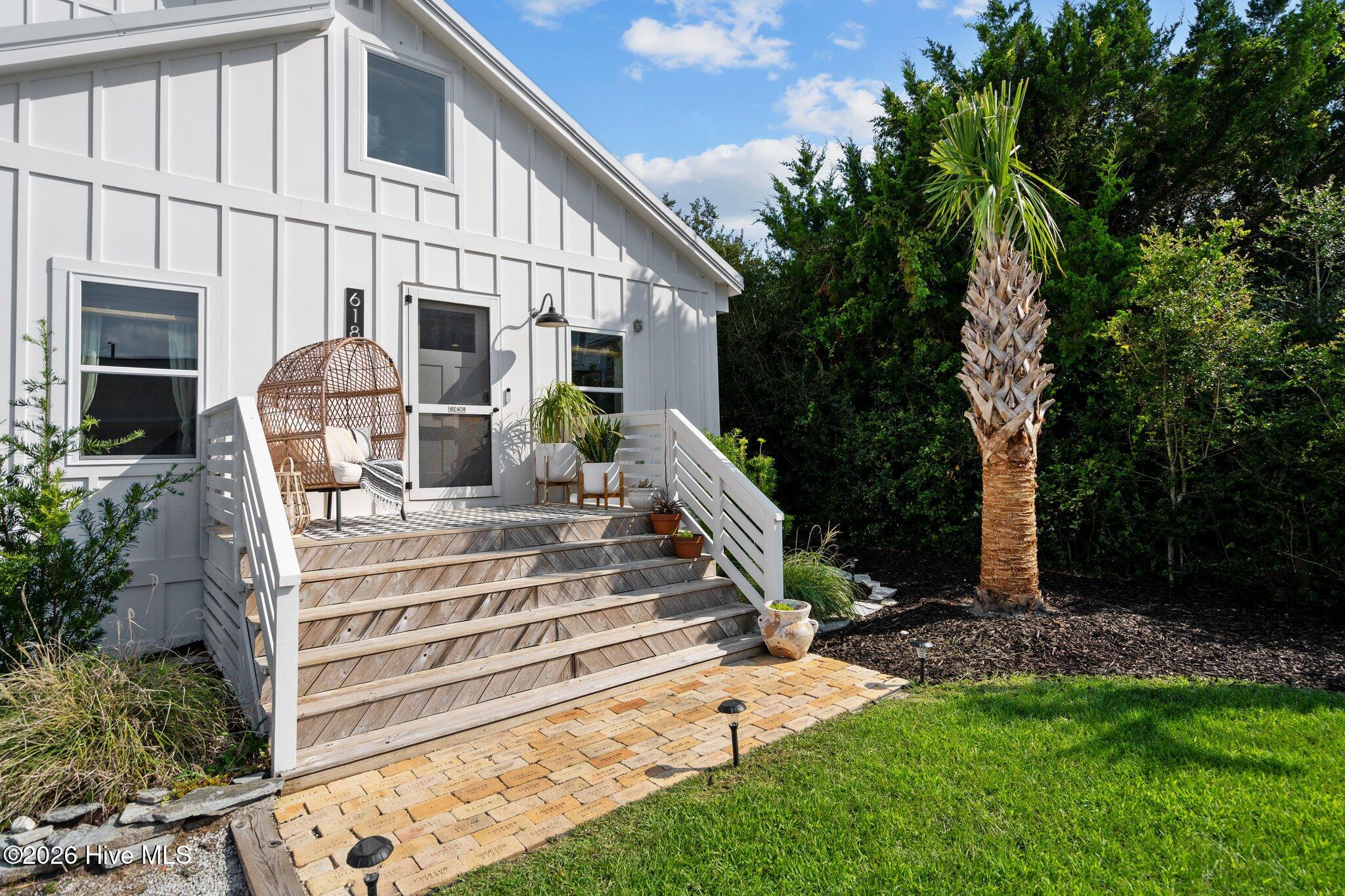 618 N Topsail Drive