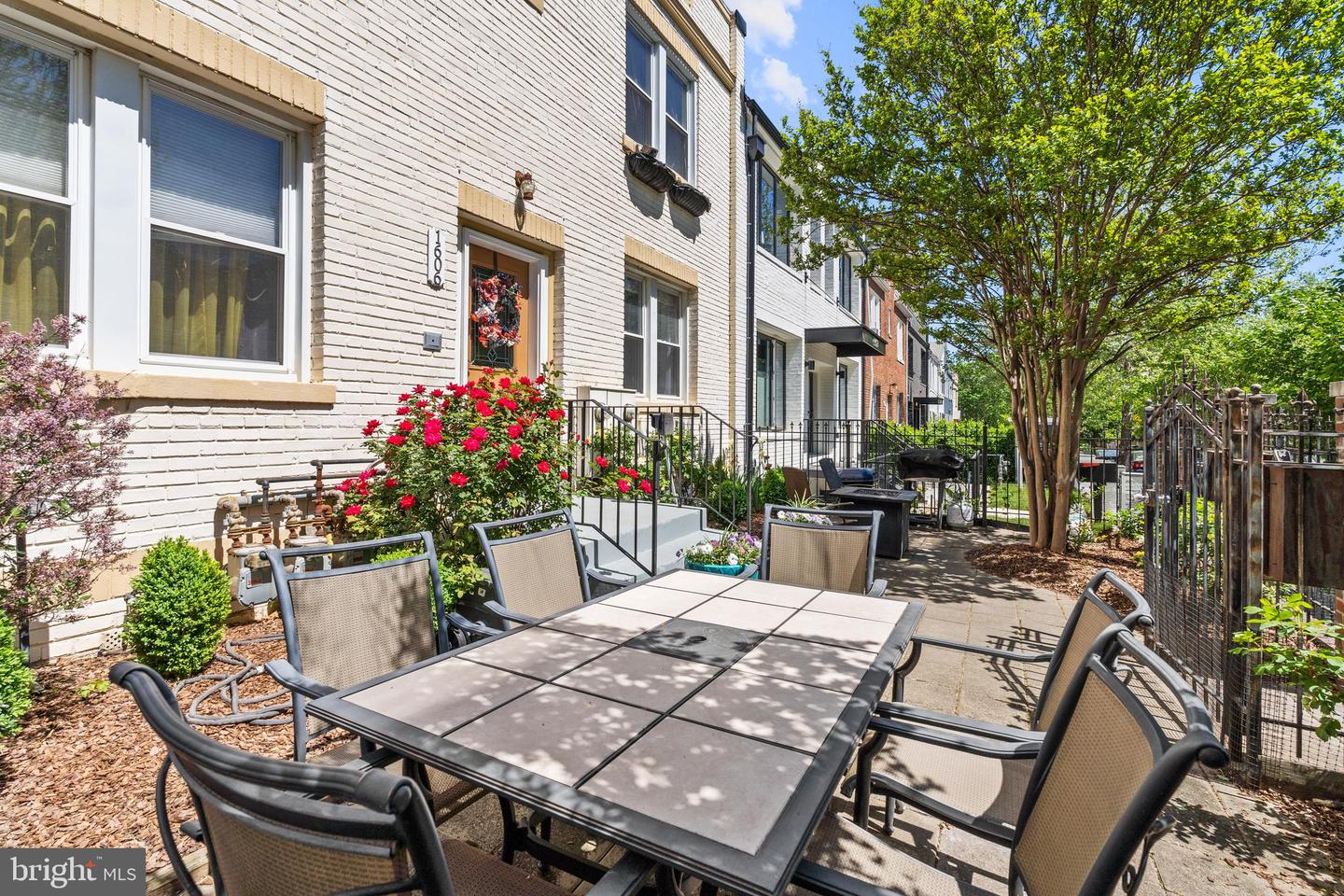 1606 Isherwood St NE #1
