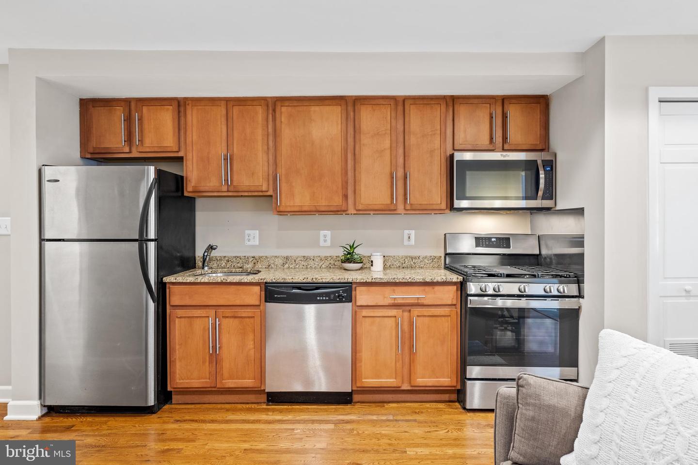 1606 Isherwood St NE #1