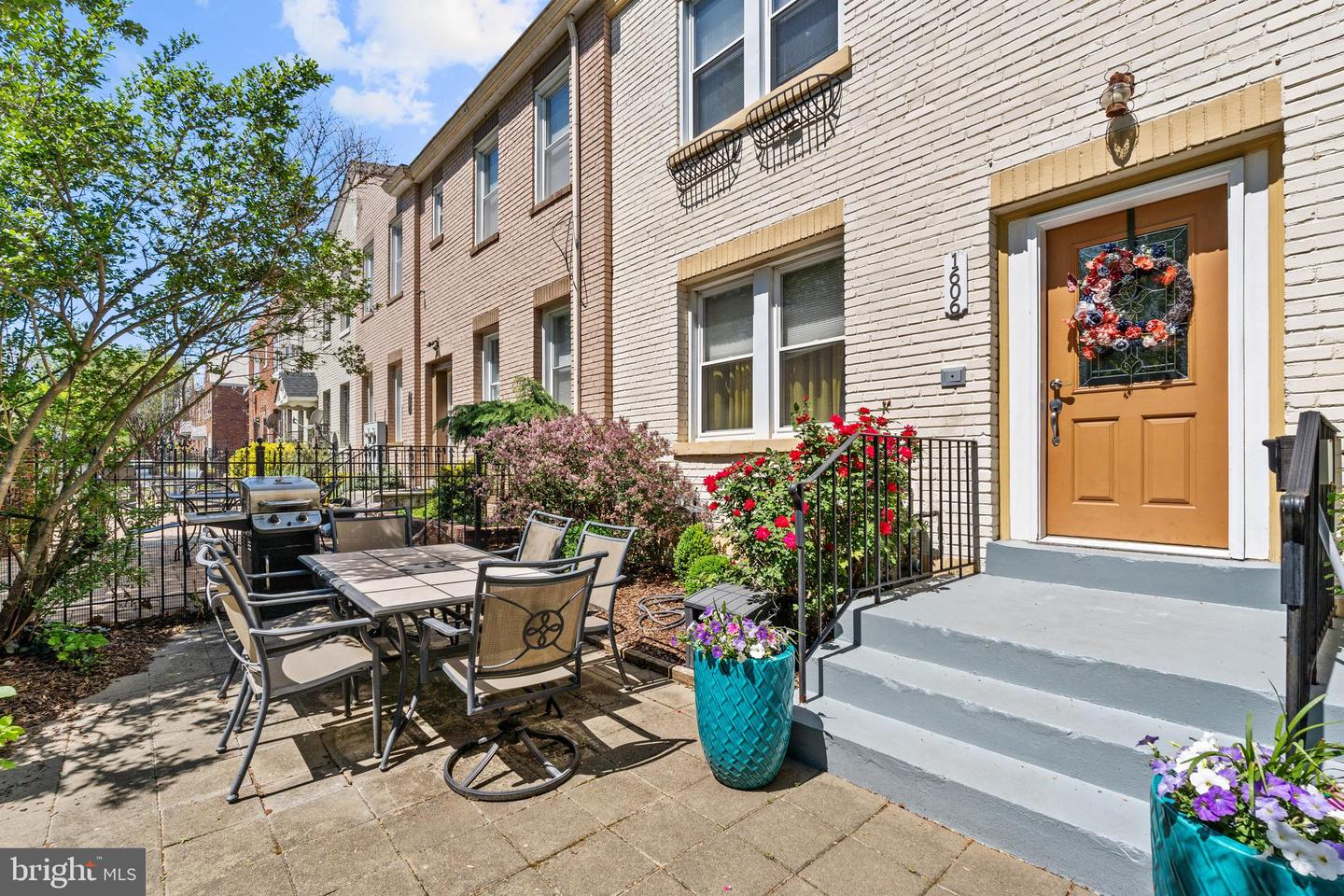 1606 Isherwood St NE #1