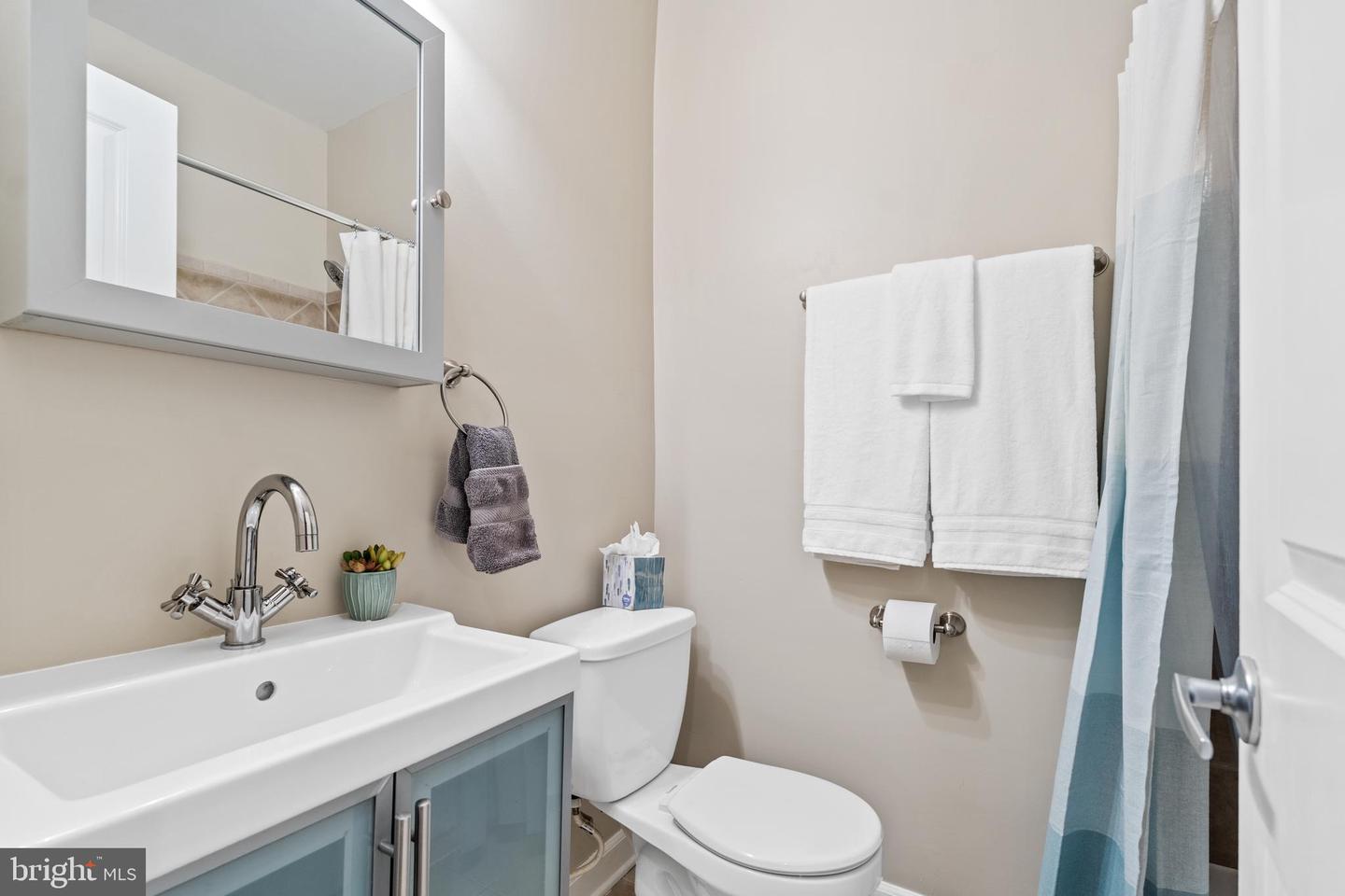 1606 Isherwood St NE #1