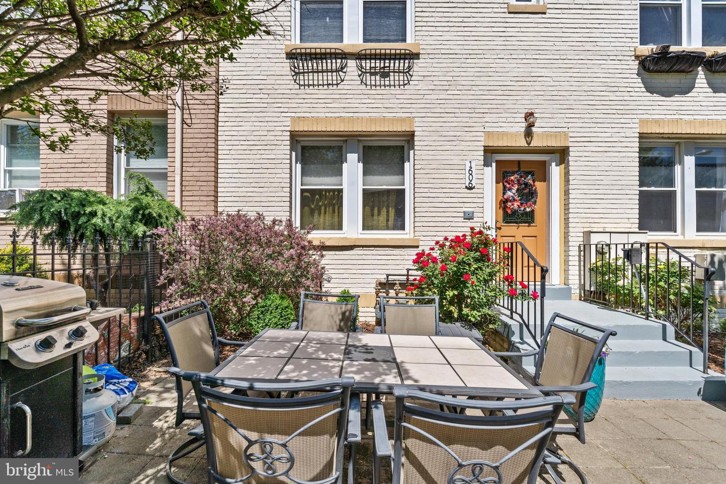 1606 Isherwood St NE #1