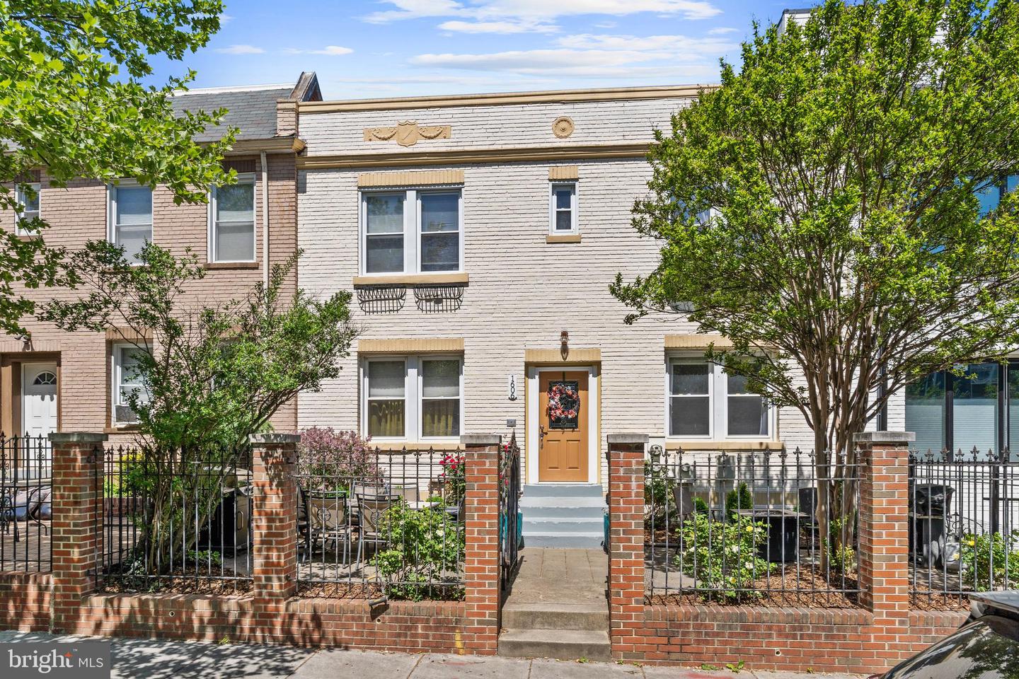 1606 Isherwood St NE #1