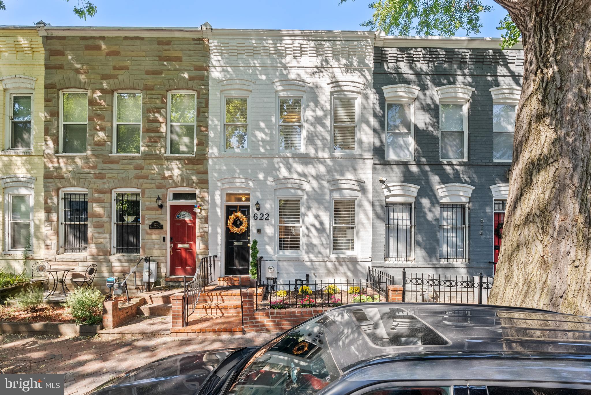 622 14th Pl NE