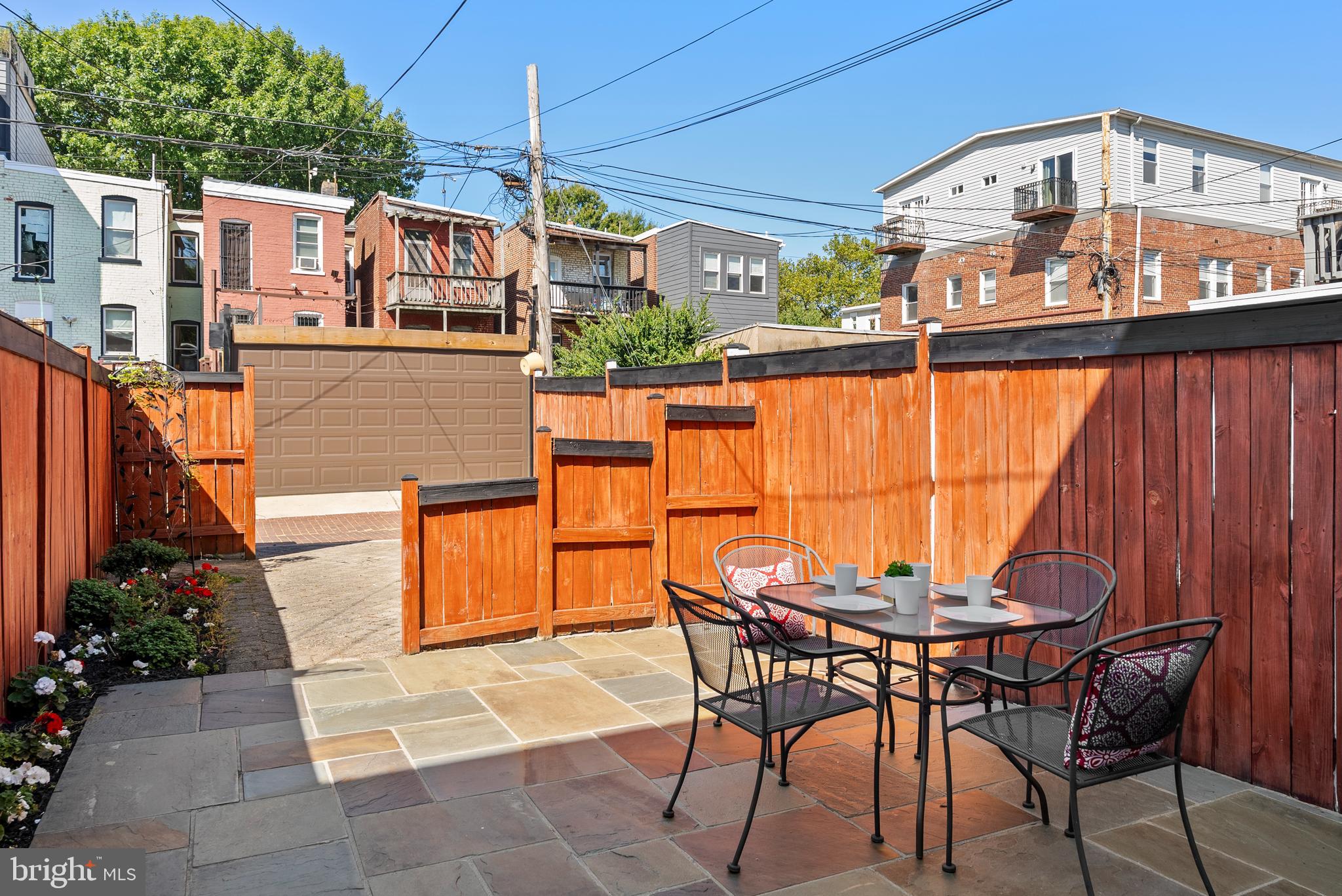 622 14th Pl NE