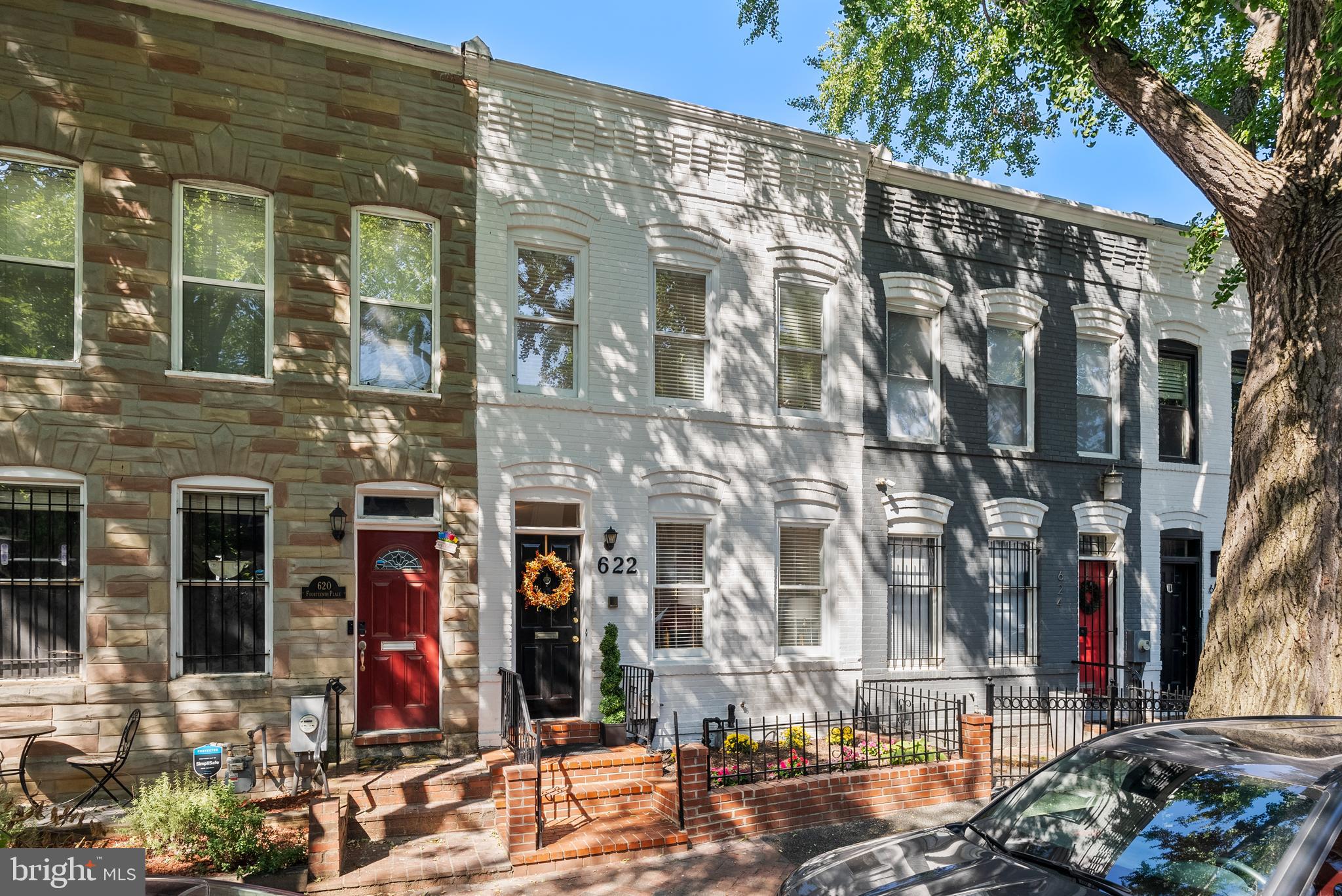 622 14th Pl NE