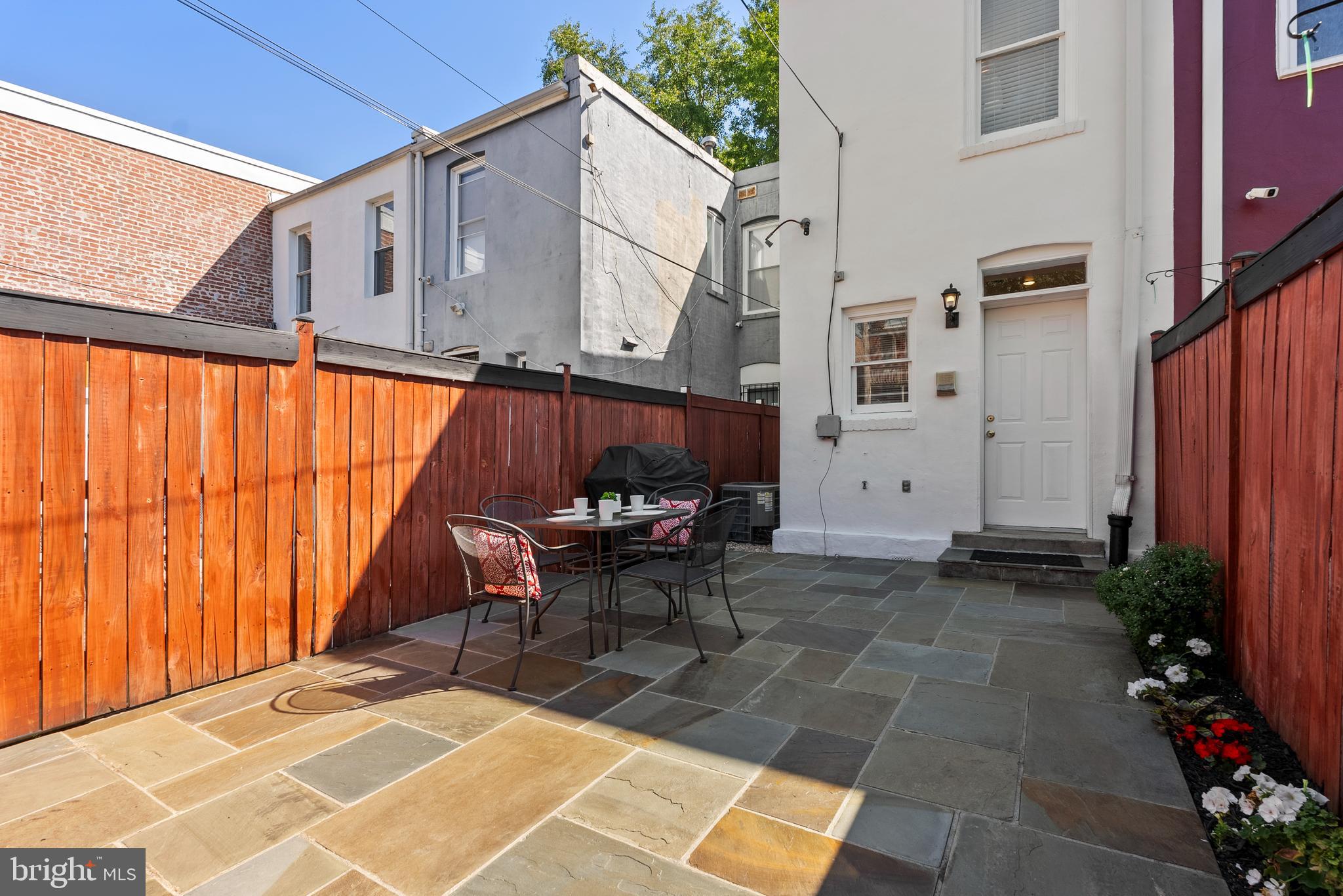 622 14th Pl NE