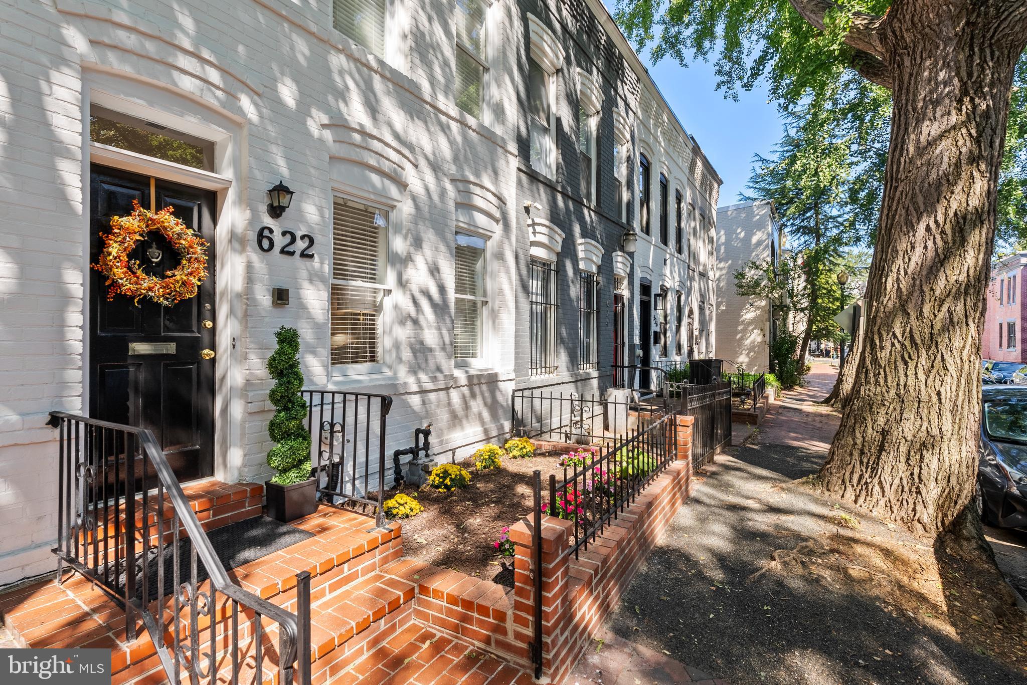 622 14th Pl NE