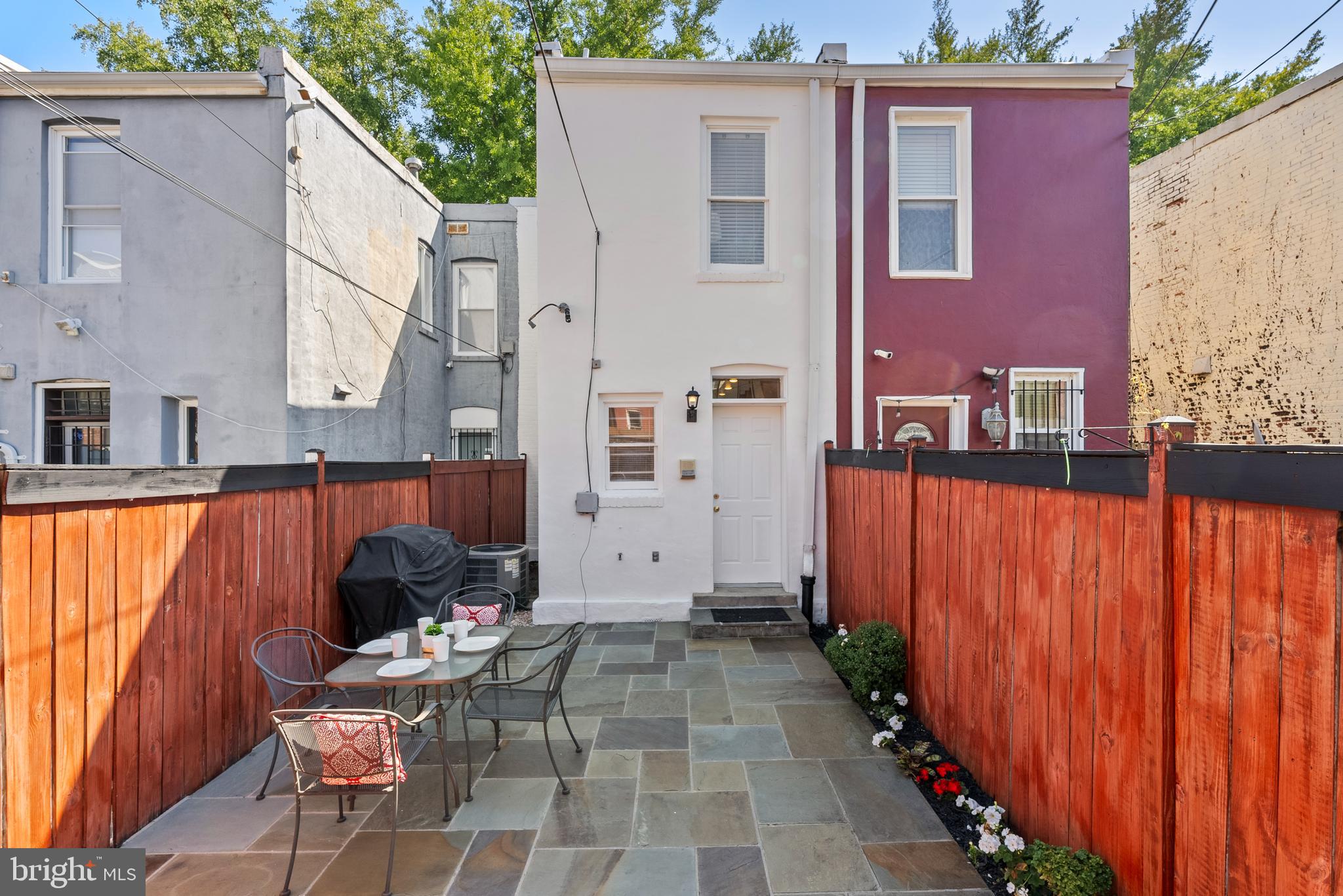 622 14th Pl NE