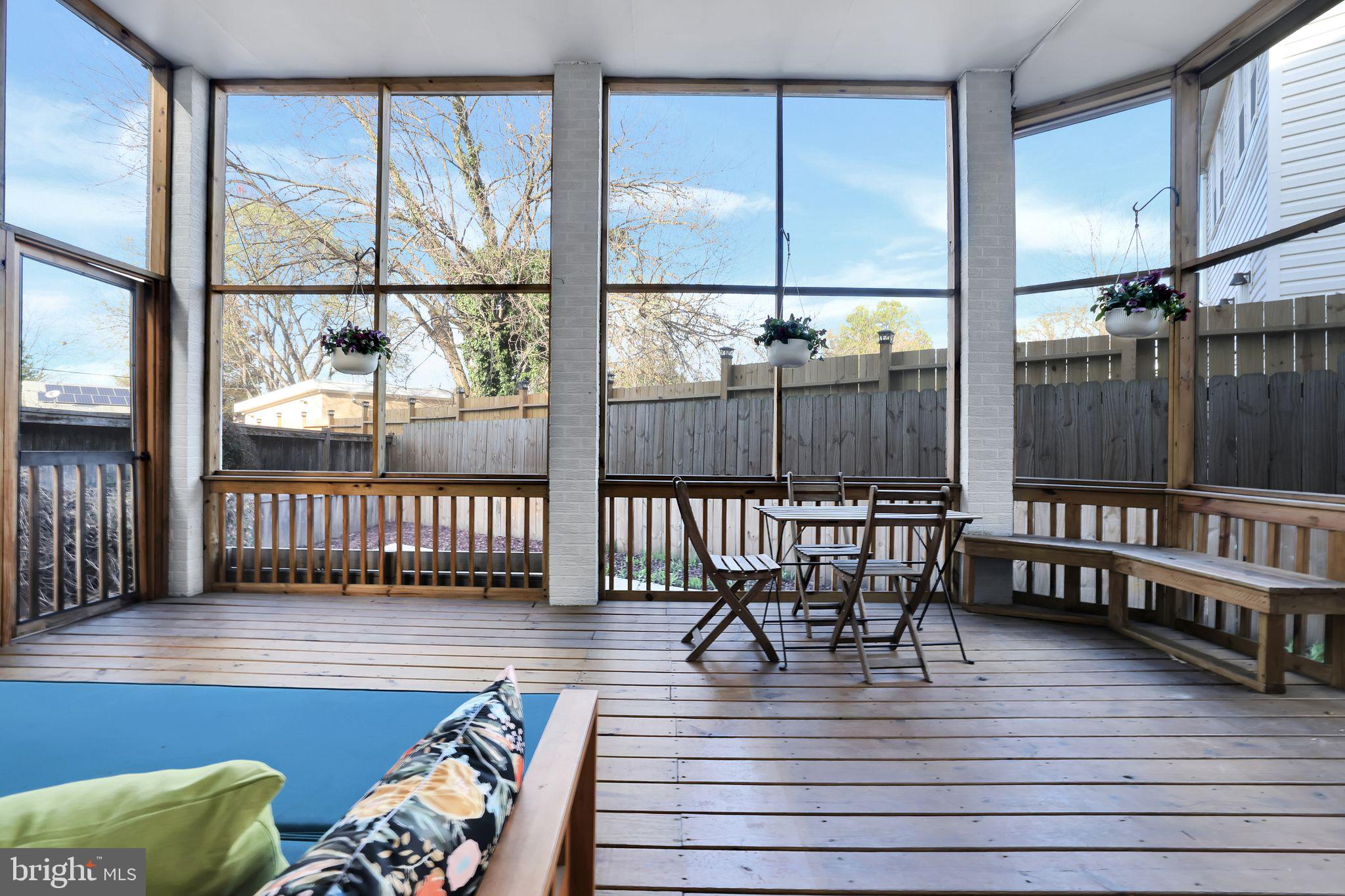 3701 South Dakota Ave NE