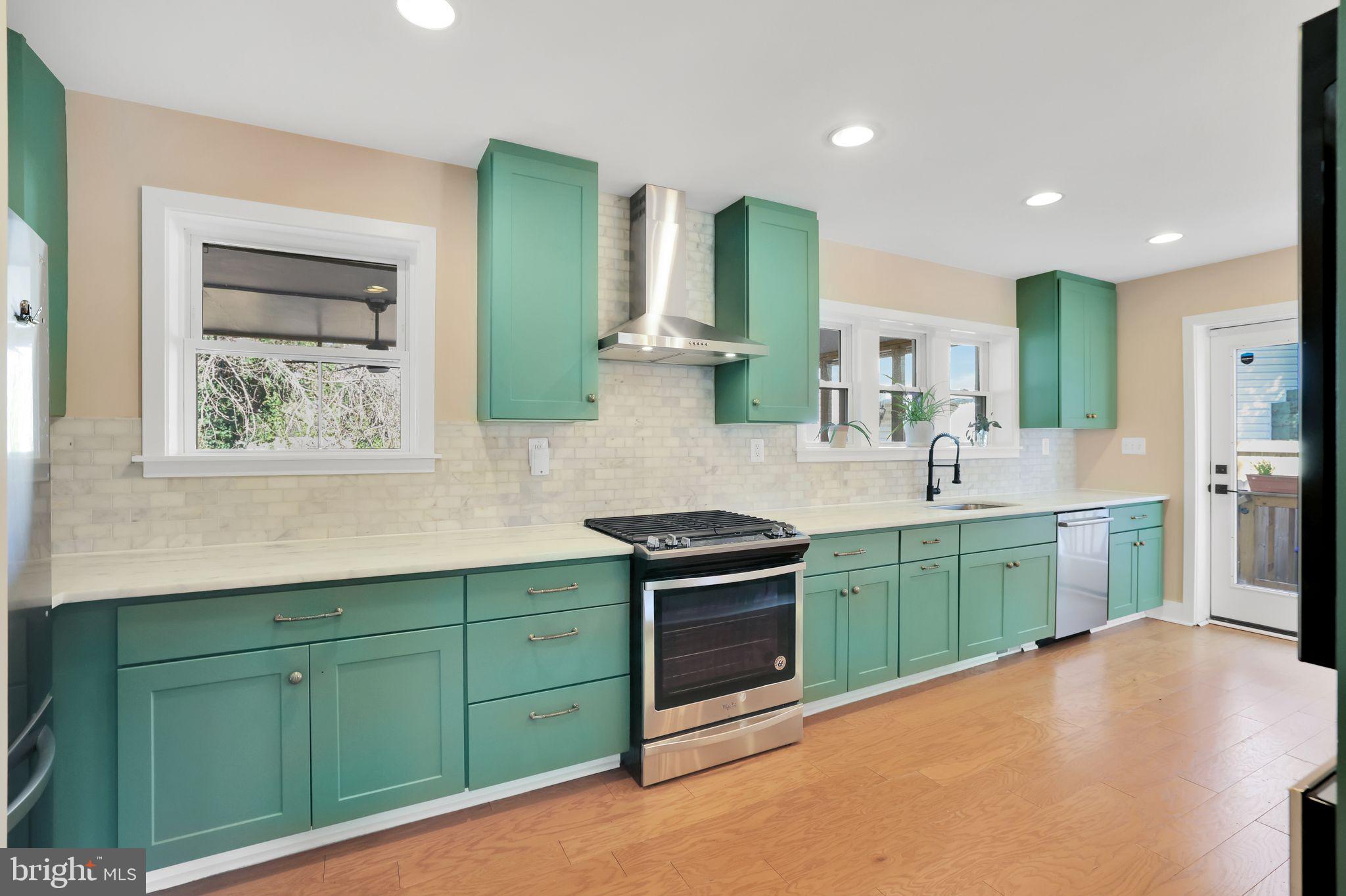 3701 South Dakota Ave NE