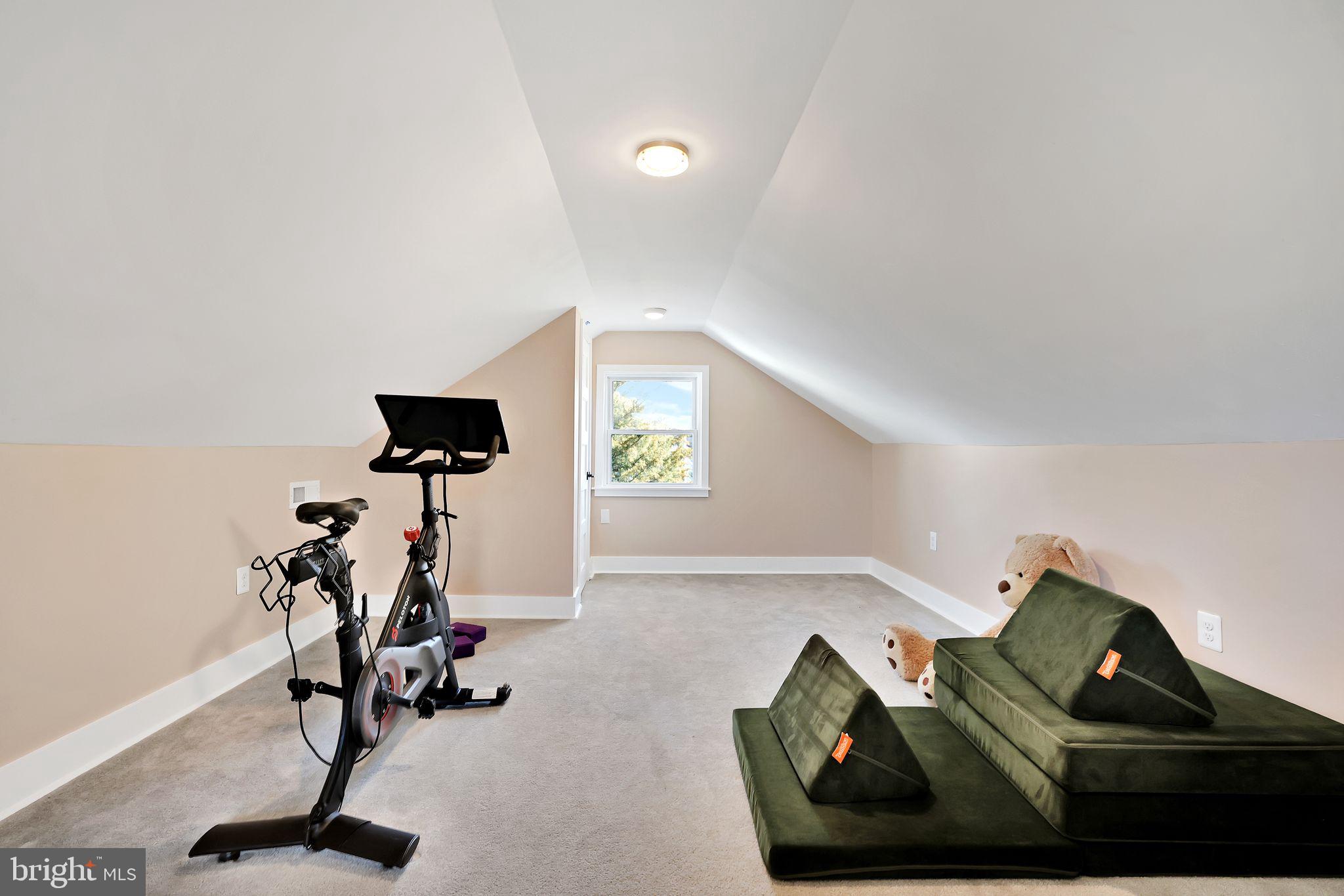 3701 South Dakota Ave NE