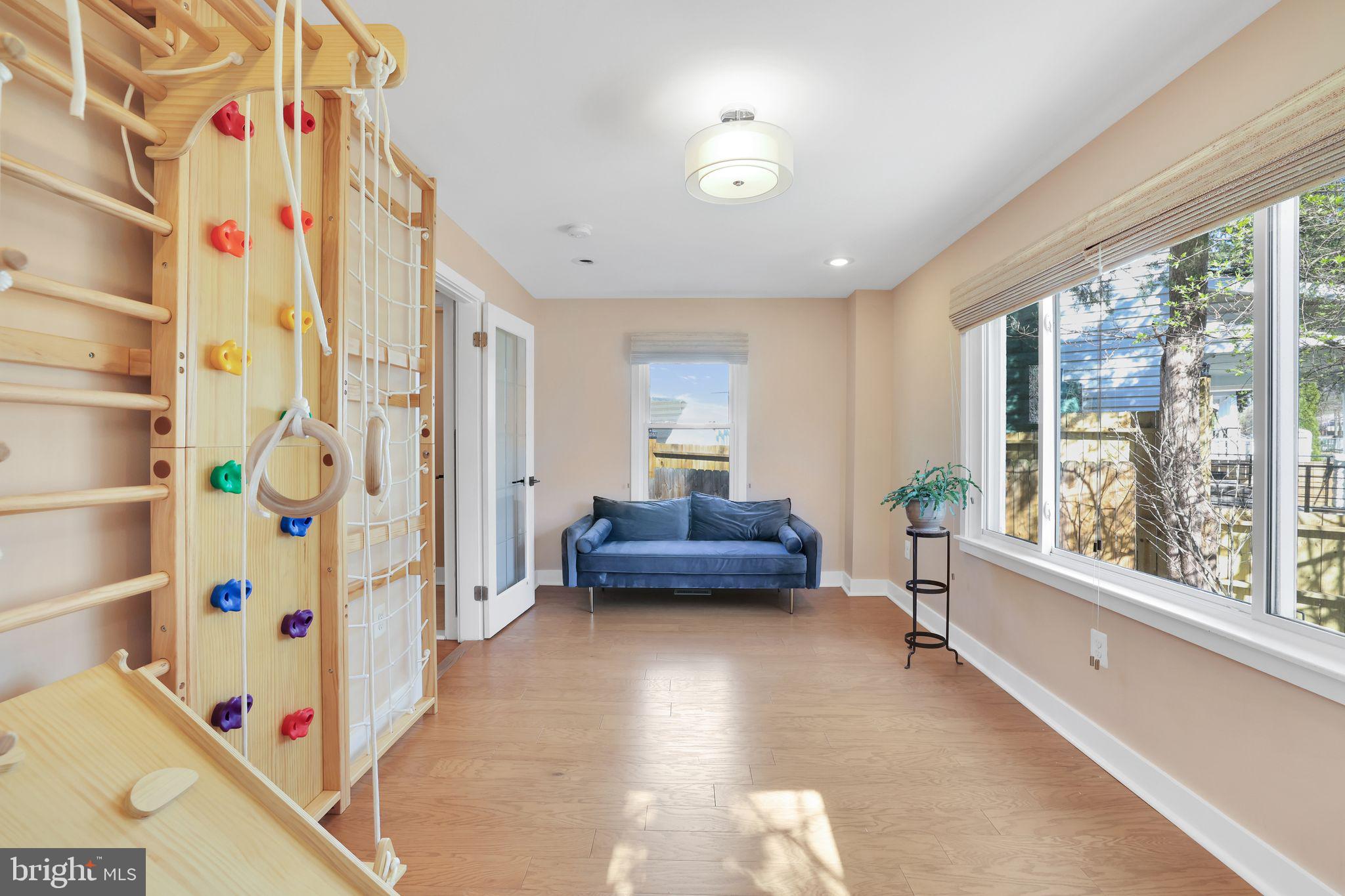 3701 South Dakota Ave NE