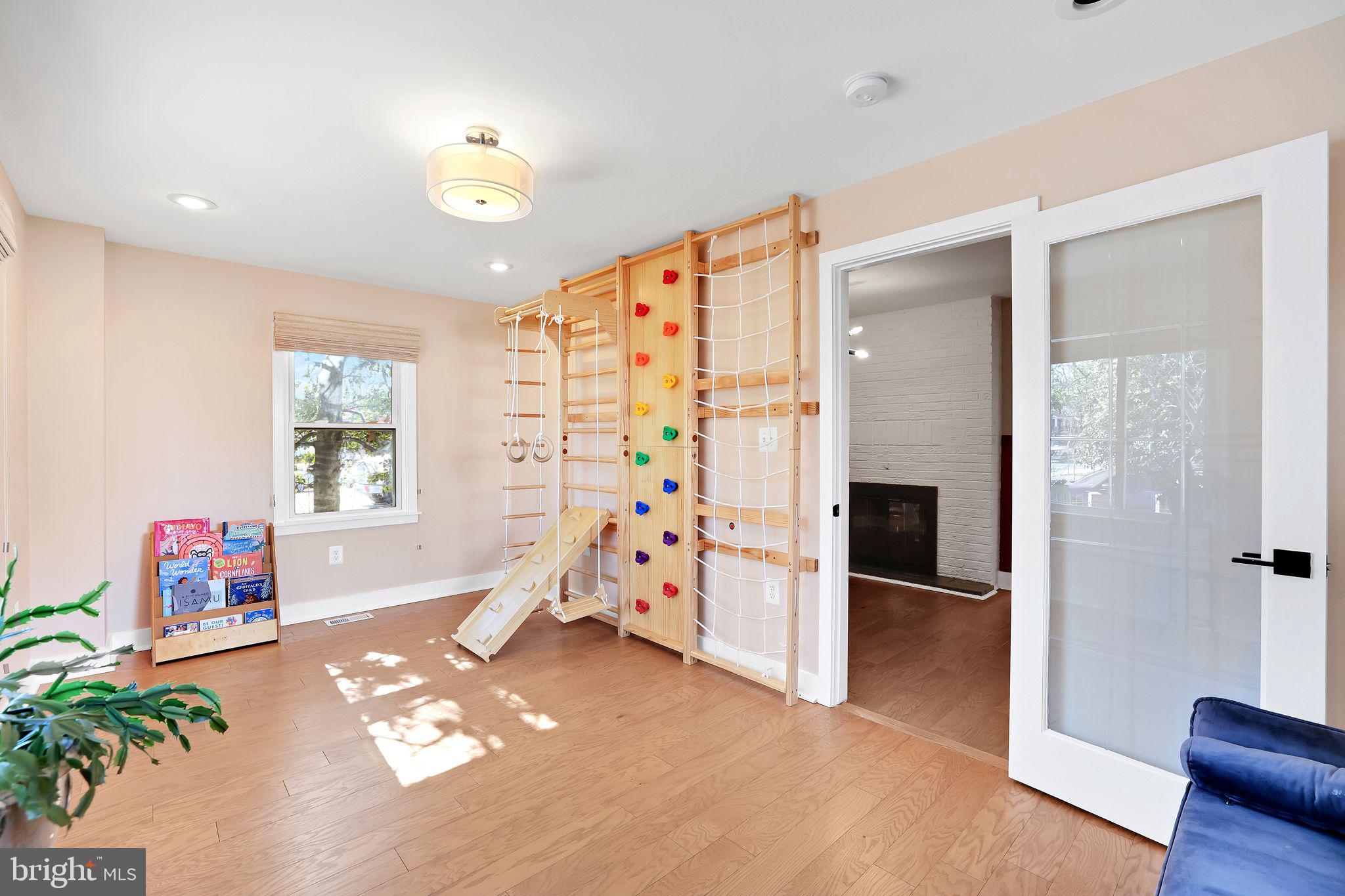 3701 South Dakota Ave NE