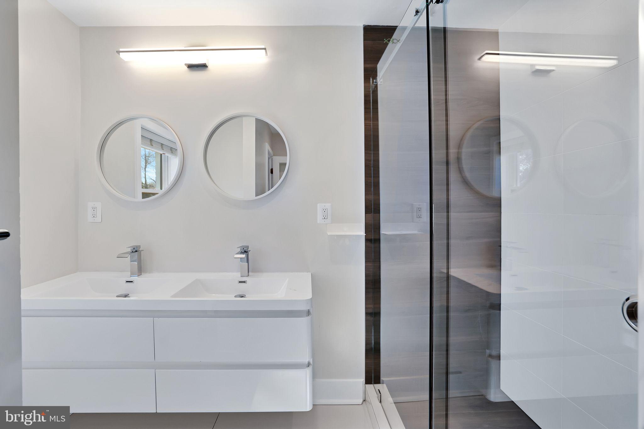 3701 South Dakota Ave NE