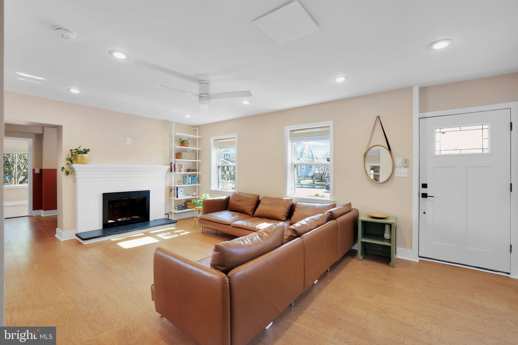 3701 South Dakota Ave NE