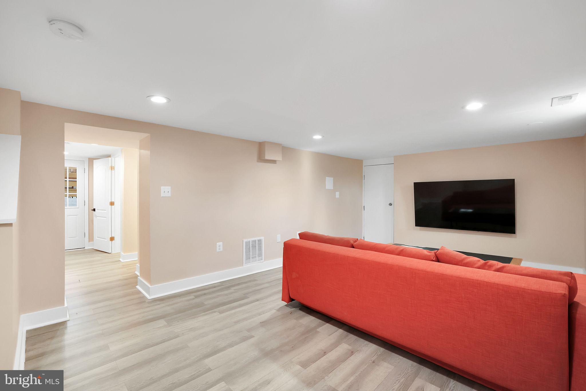 3701 South Dakota Ave NE