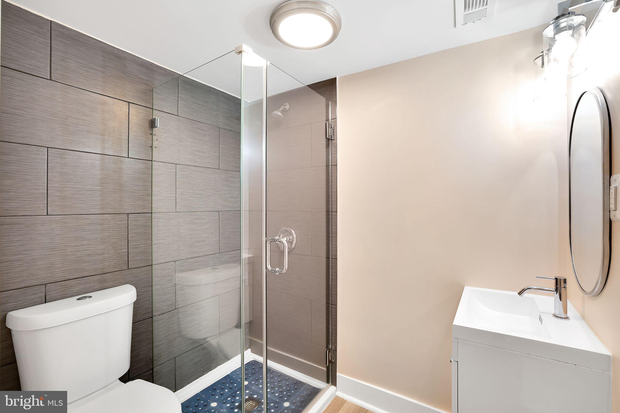 3701 South Dakota Ave NE