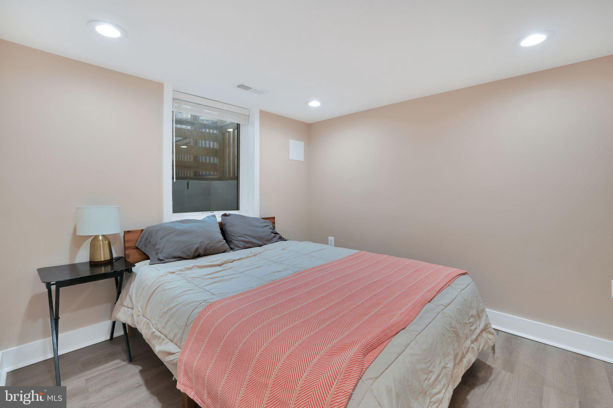 3701 South Dakota Ave NE