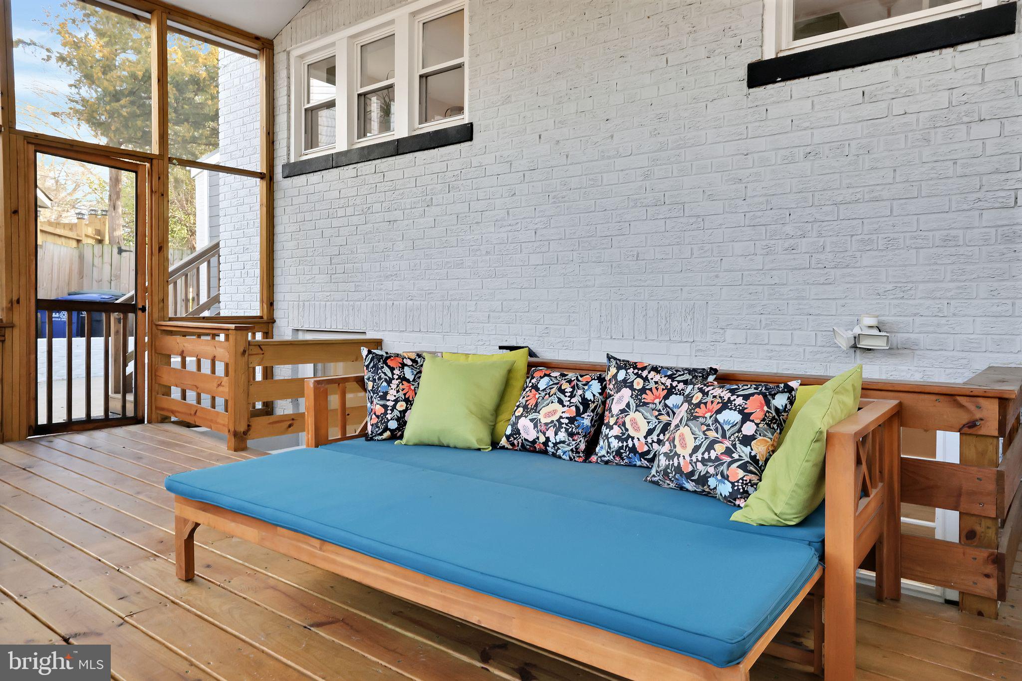 3701 South Dakota Ave NE