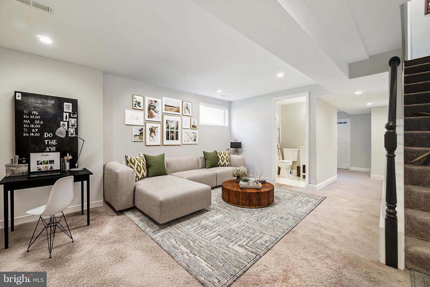 18 van Buren St NW