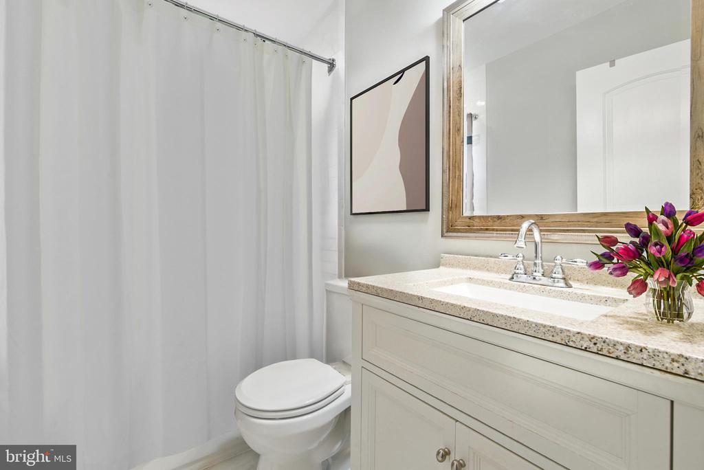18 van Buren St NW