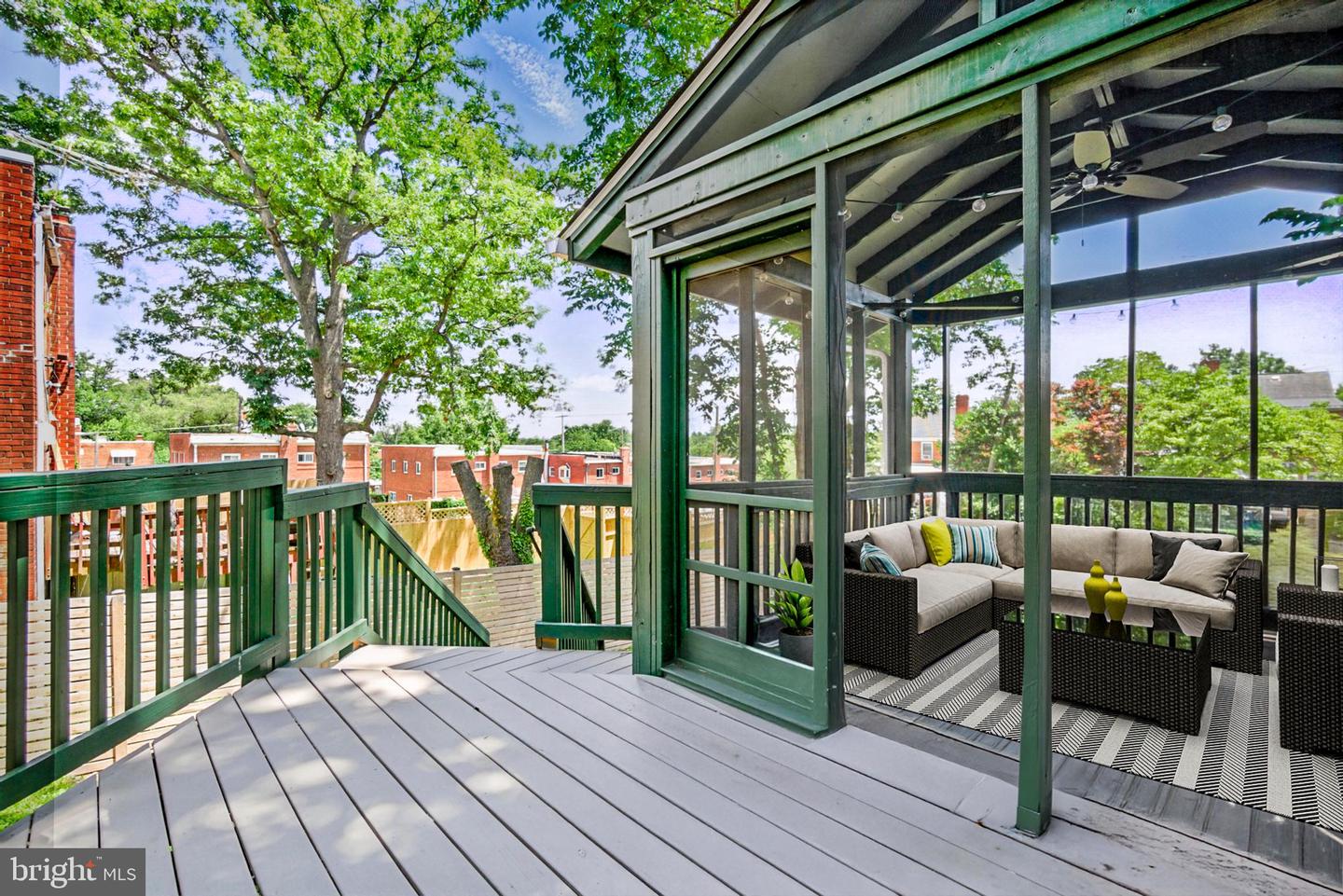 18 van Buren St NW