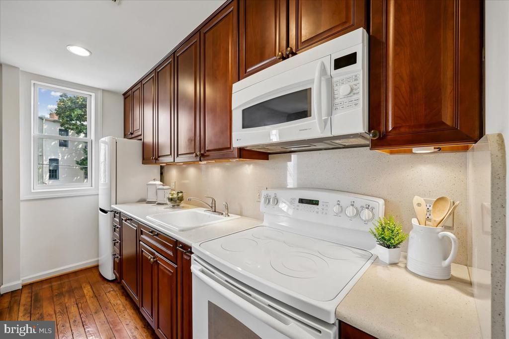 126 E STREET SE